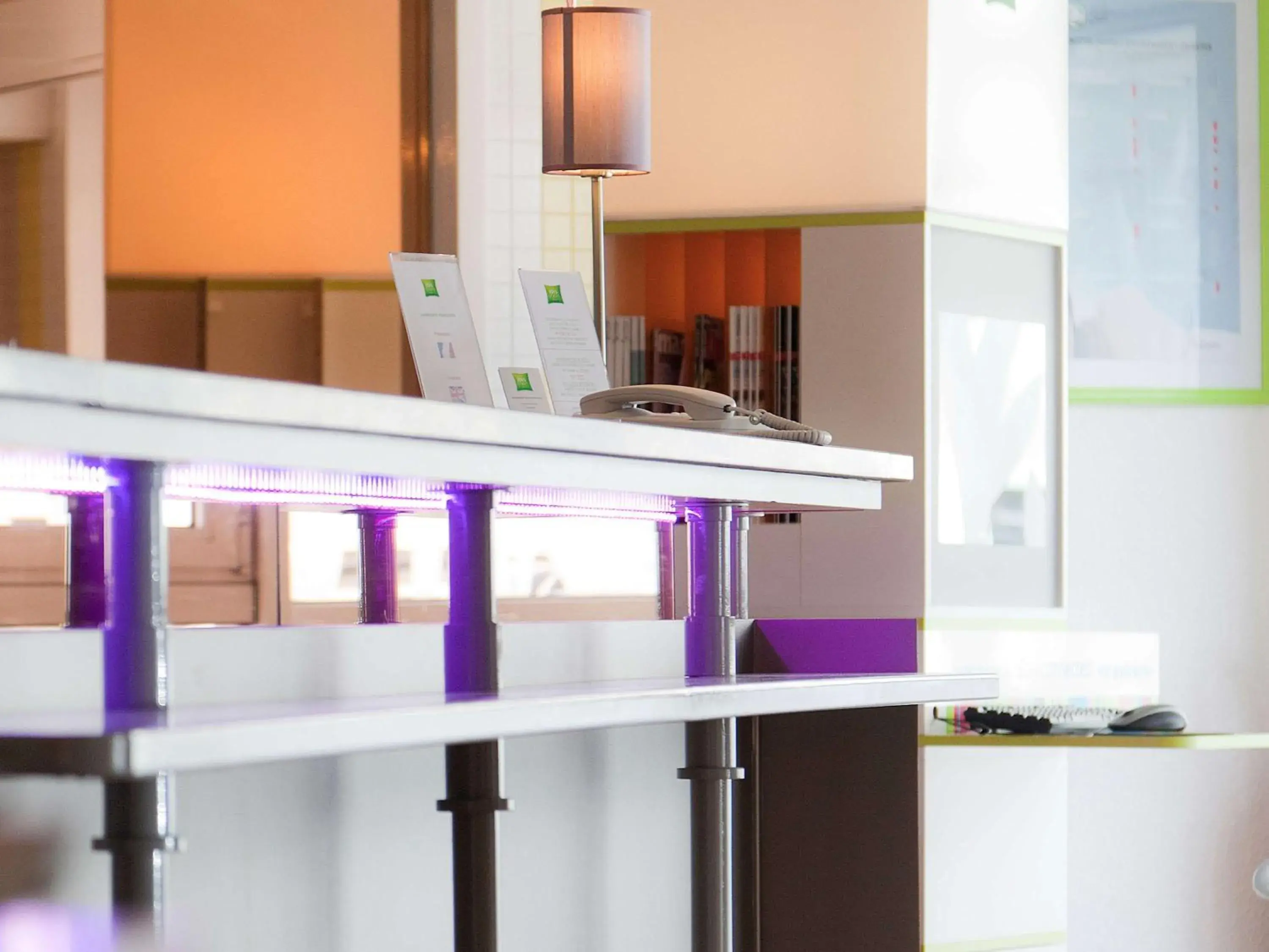 Lounge or bar in ibis Styles Bourg-en-Bresse Centre Lounge or bar in ibis Styles Bourg-en-Bresse Centre