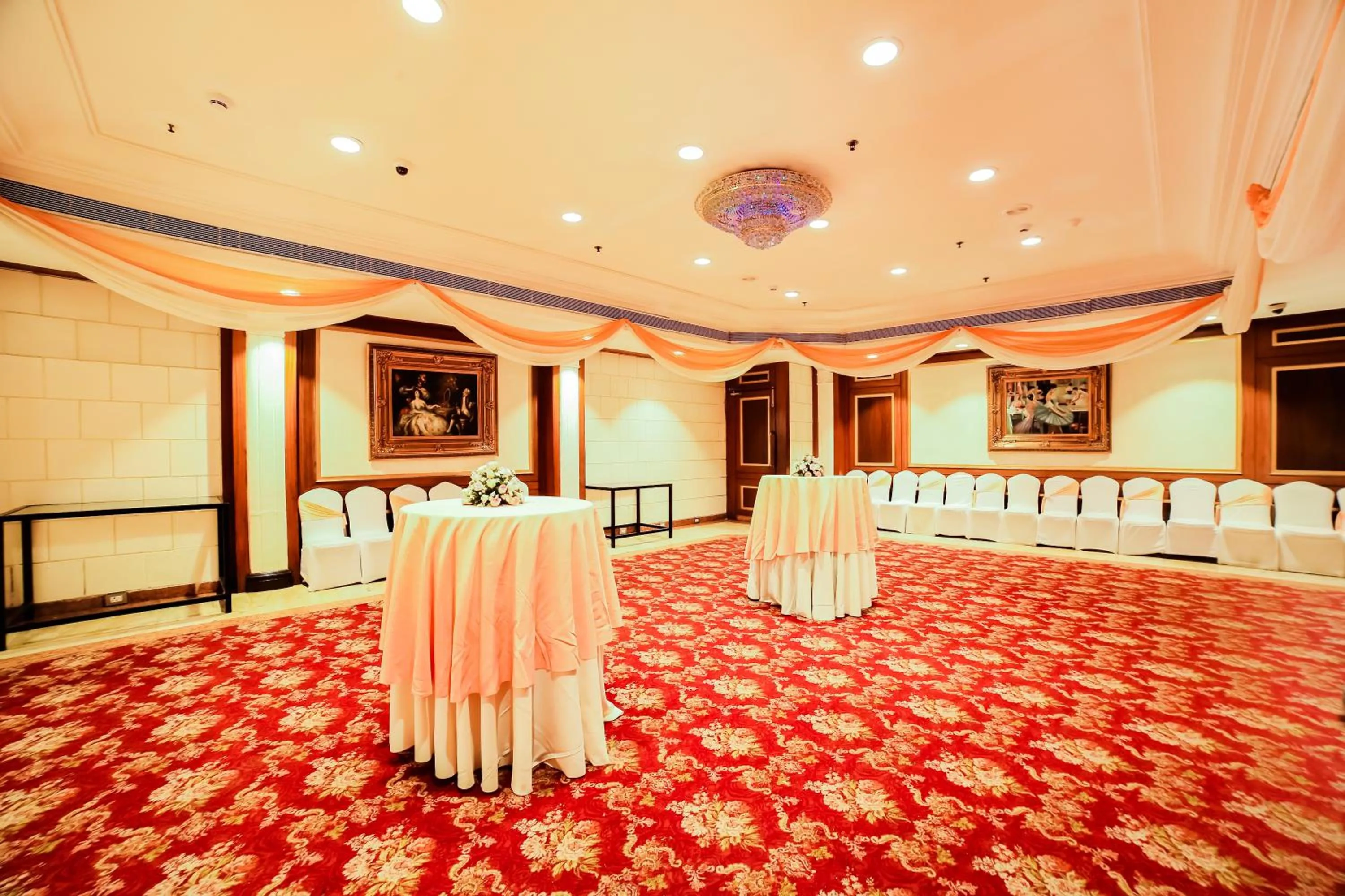 Banquet/Function facilities in Hotel The Royal Plaza