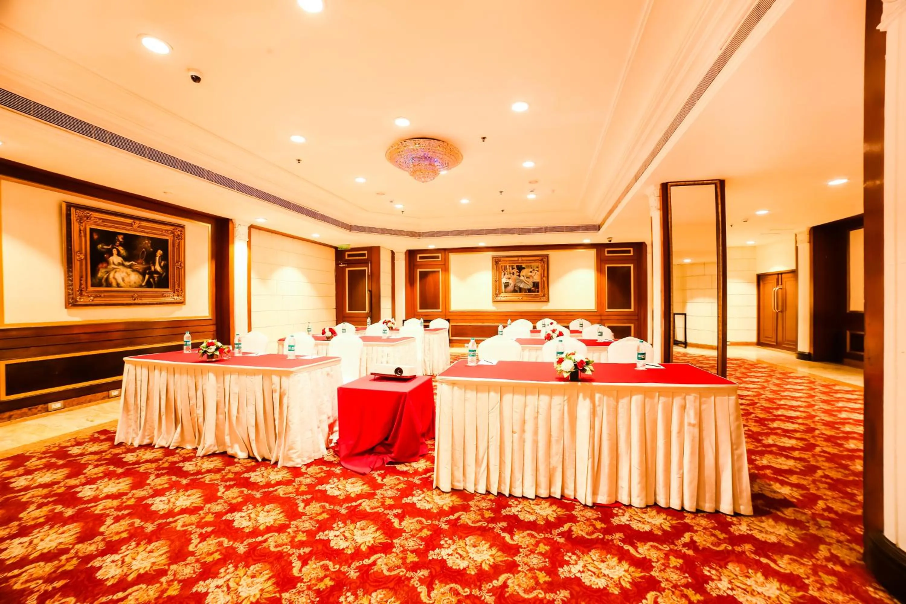 Meeting/conference room in Hotel The Royal Plaza