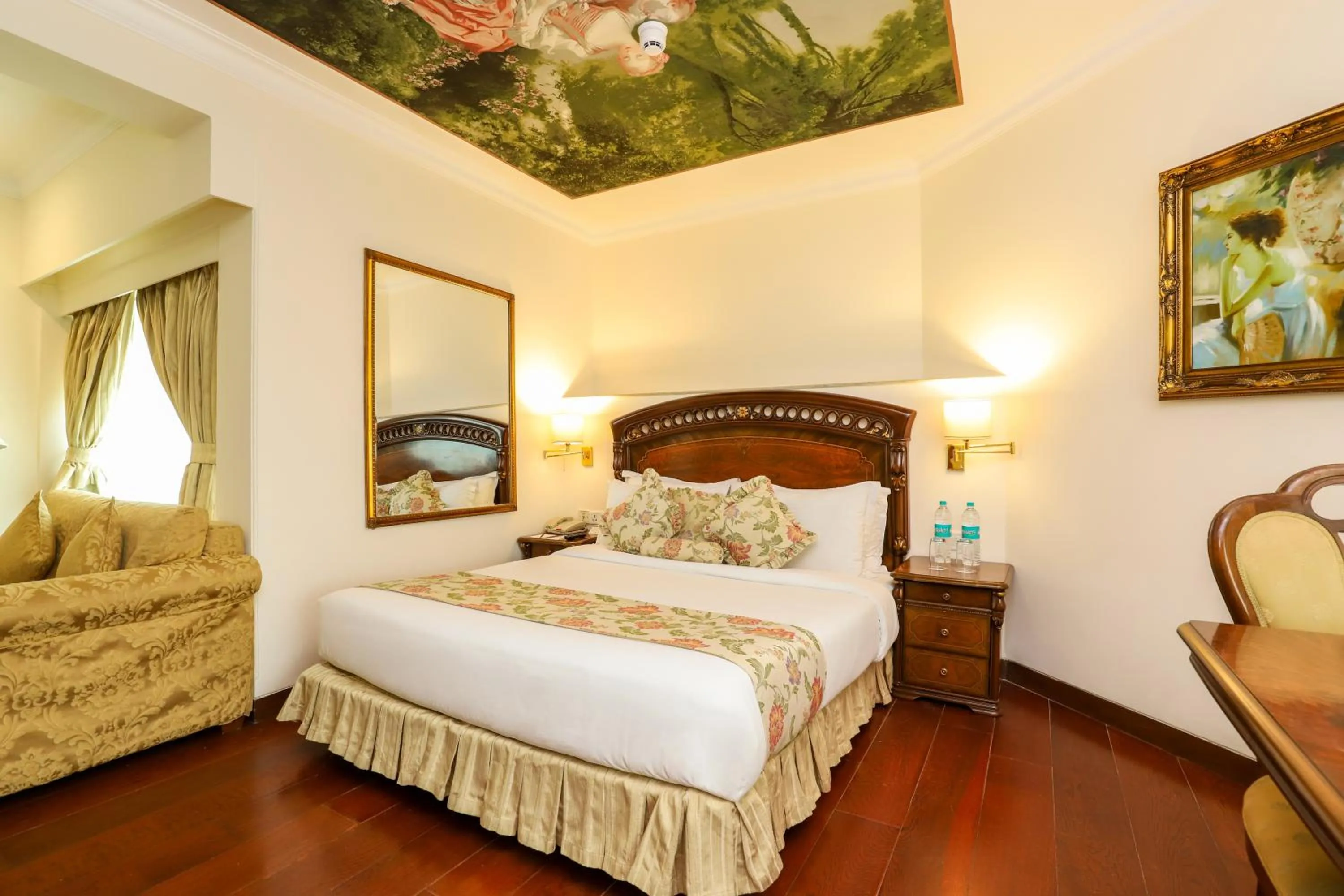 Bed in Hotel The Royal Plaza