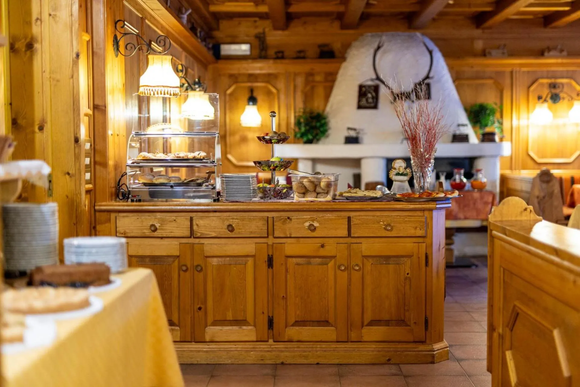 Restaurant/places to eat in Hotel il Cardo