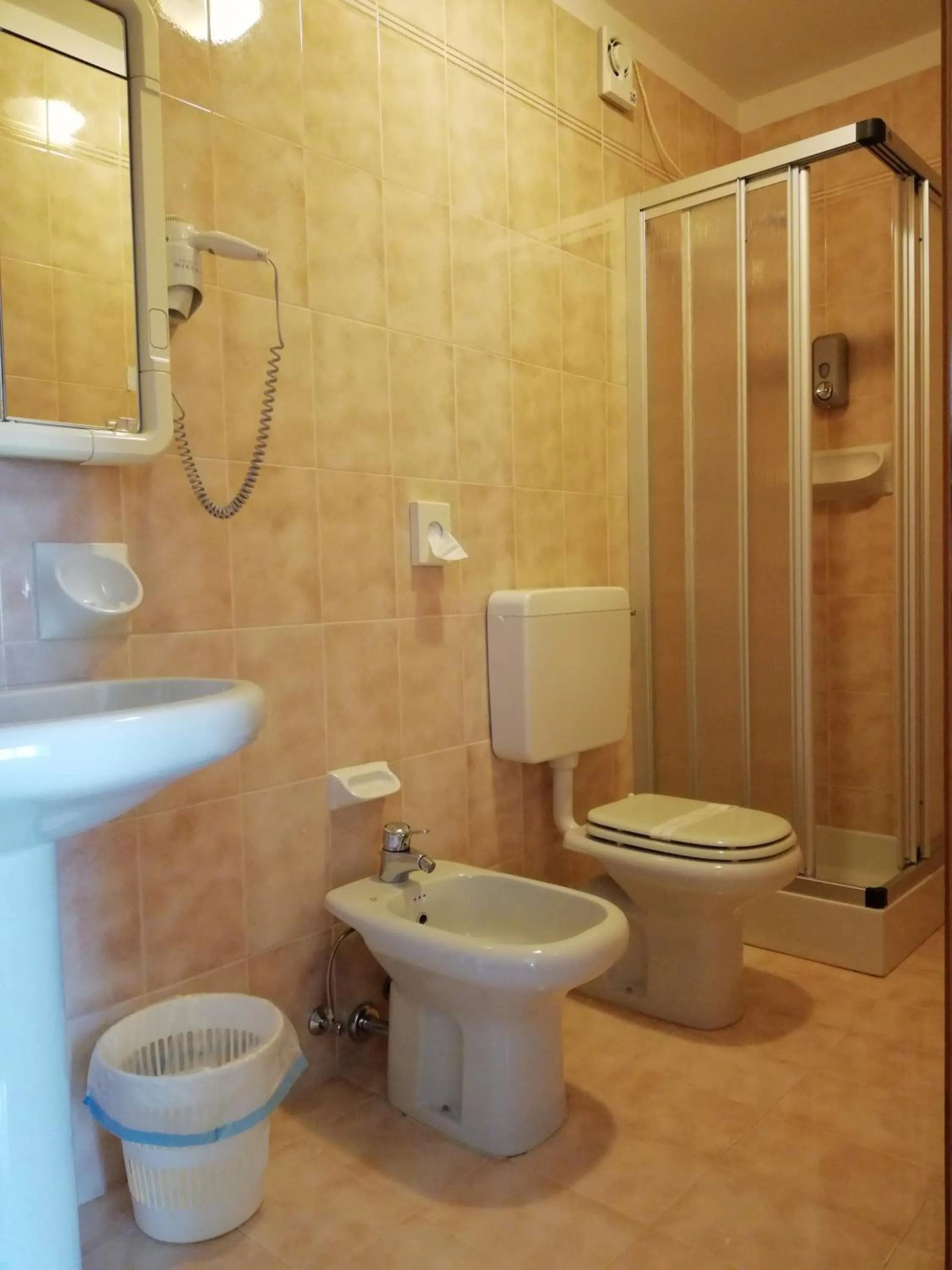 Shower in Hotel il Cardo