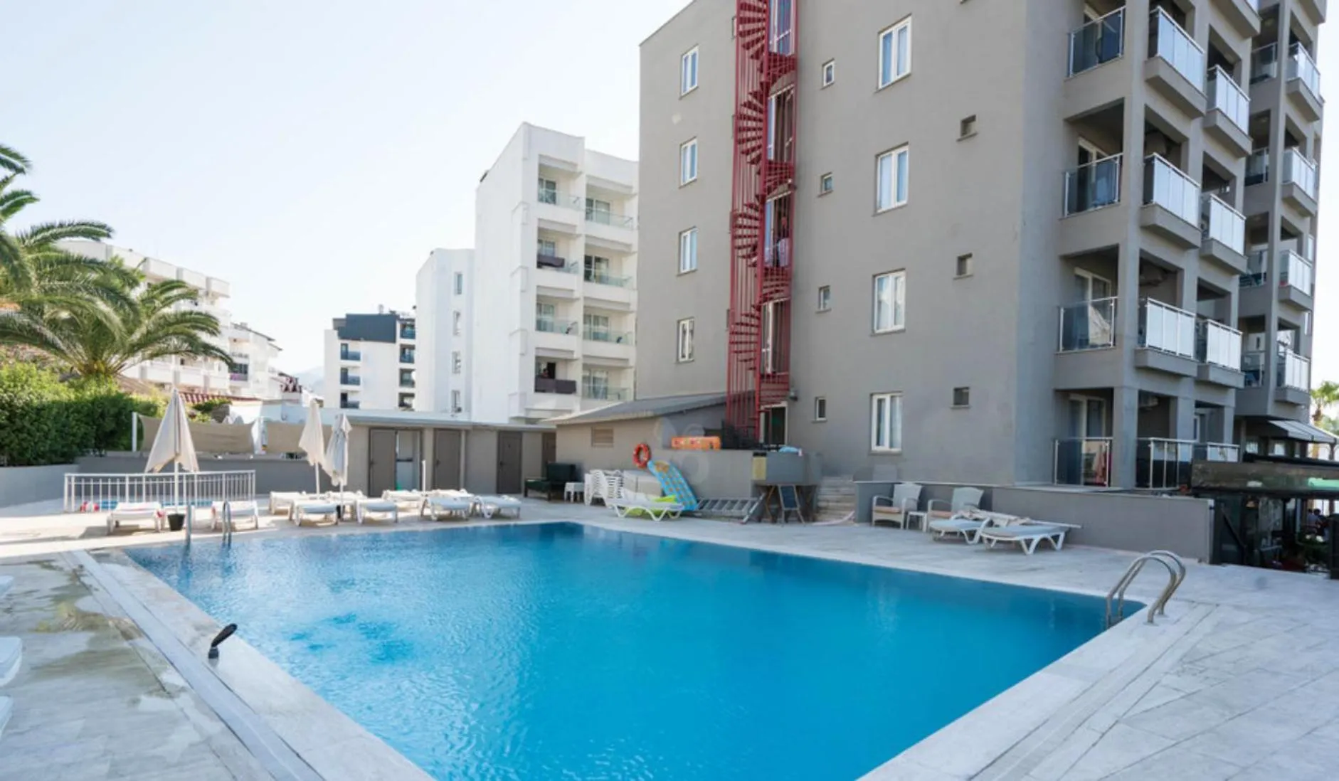 Swimming pool in Yunus Hotel