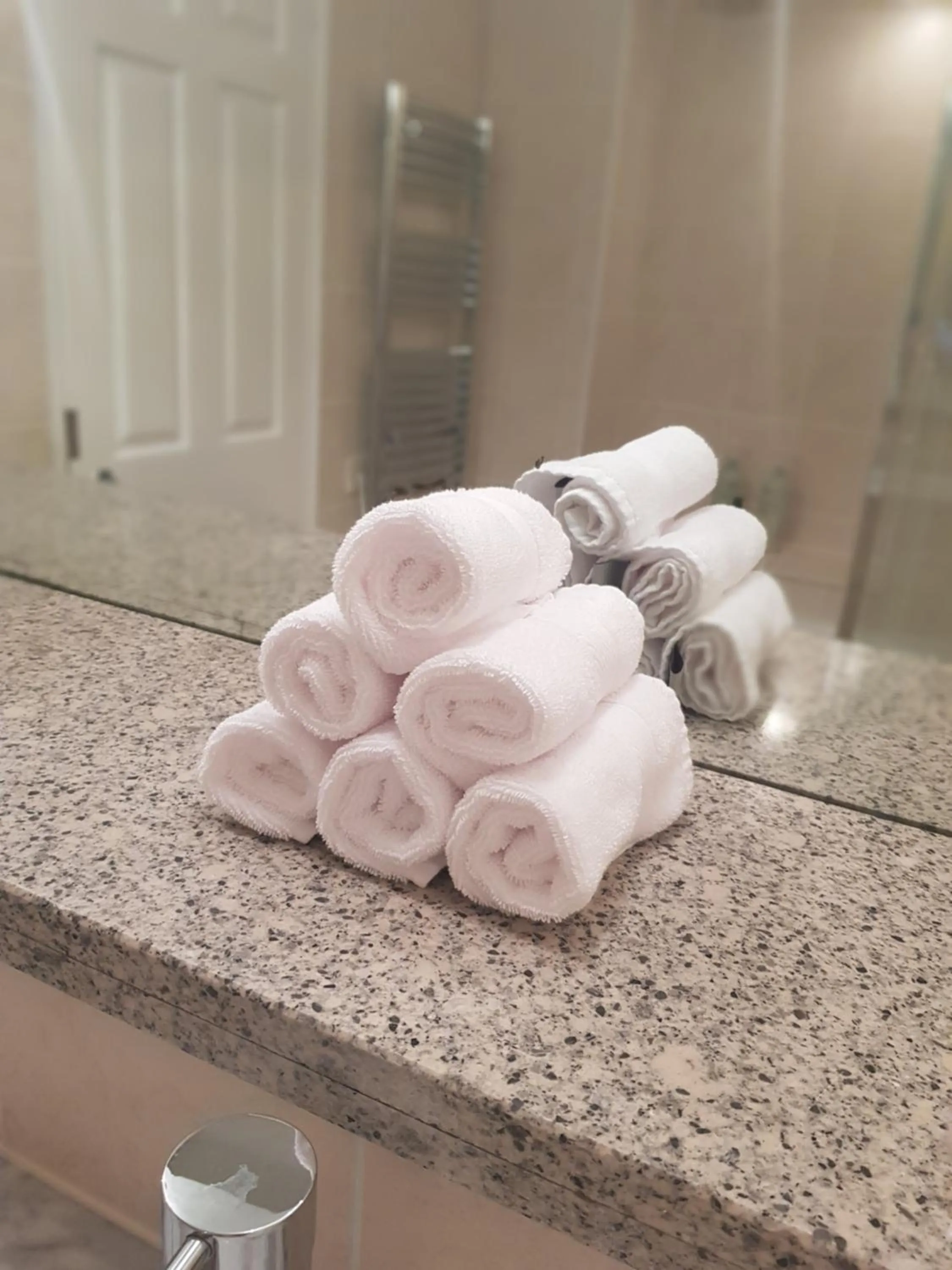 Bathroom in Central London Luxury 3BR Flat Elegant Duplex Gem