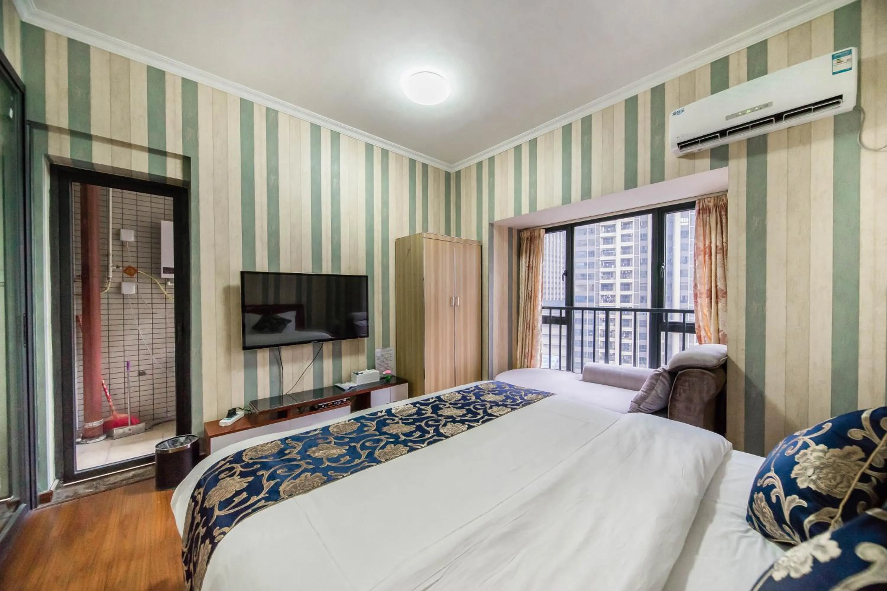 Bed in Xing Yu Legend Service Apartment Canton Fair Branch