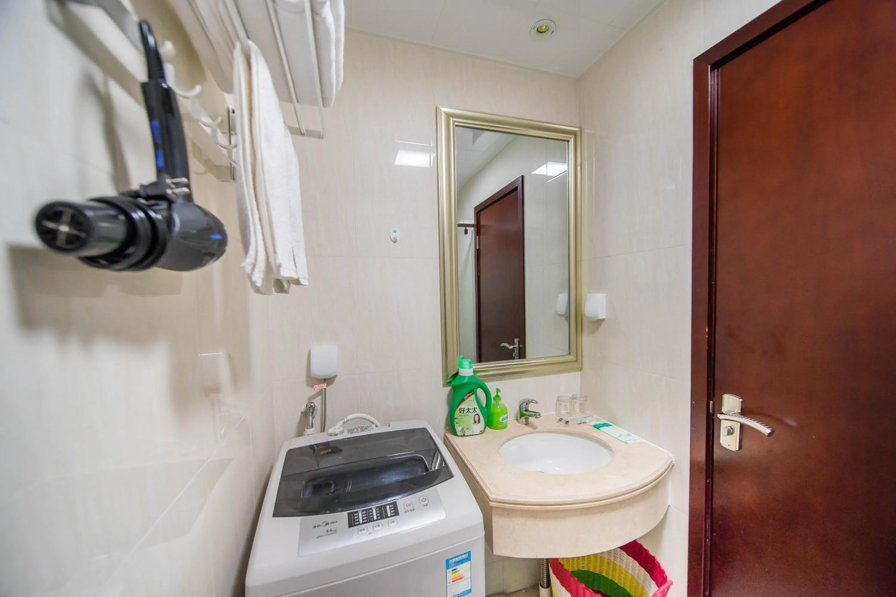 washing machine in Xing Yu Legend Service Apartment Canton Fair Branch