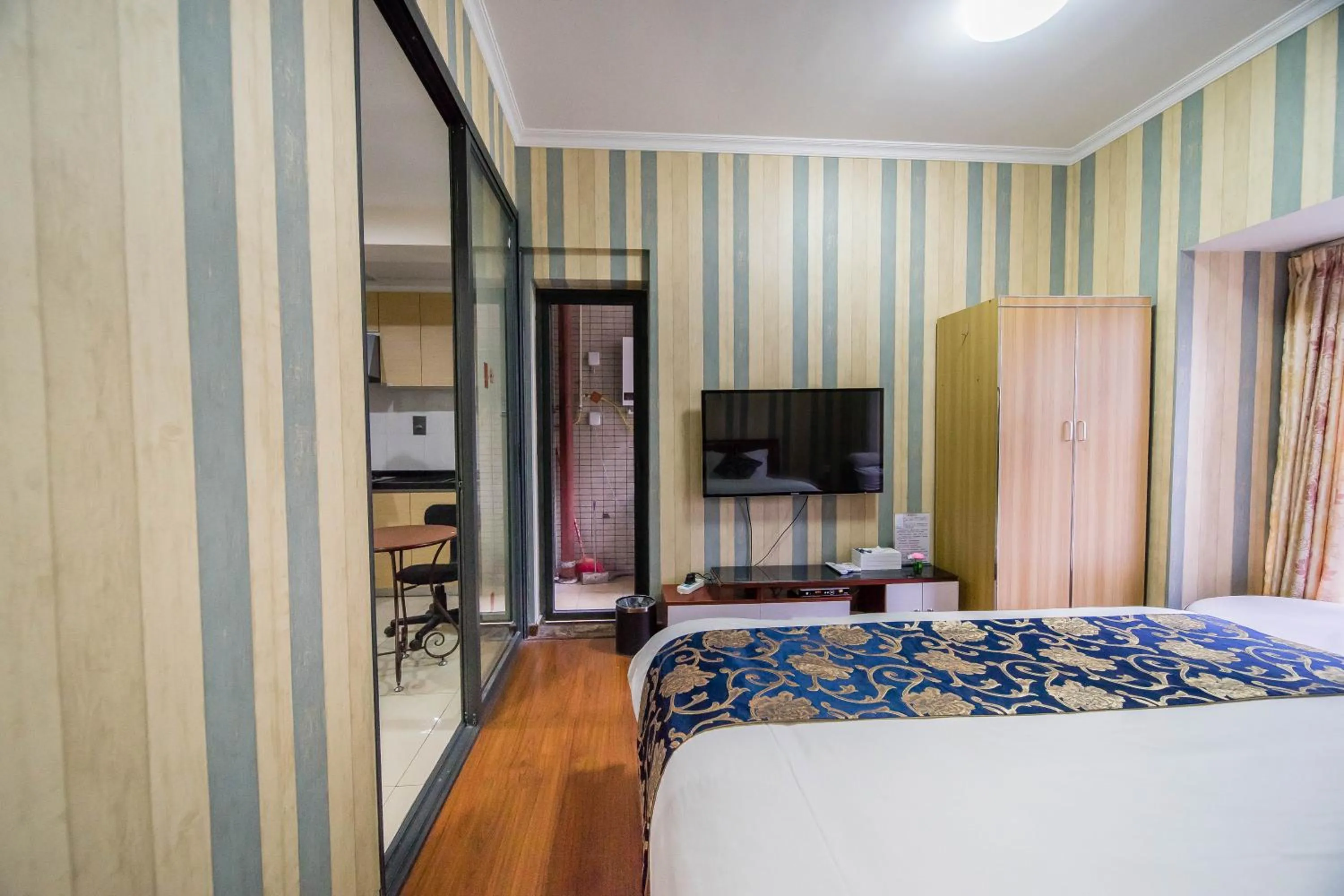 TV and multimedia, Bed in Xing Yu Legend Service Apartment Canton Fair Branch