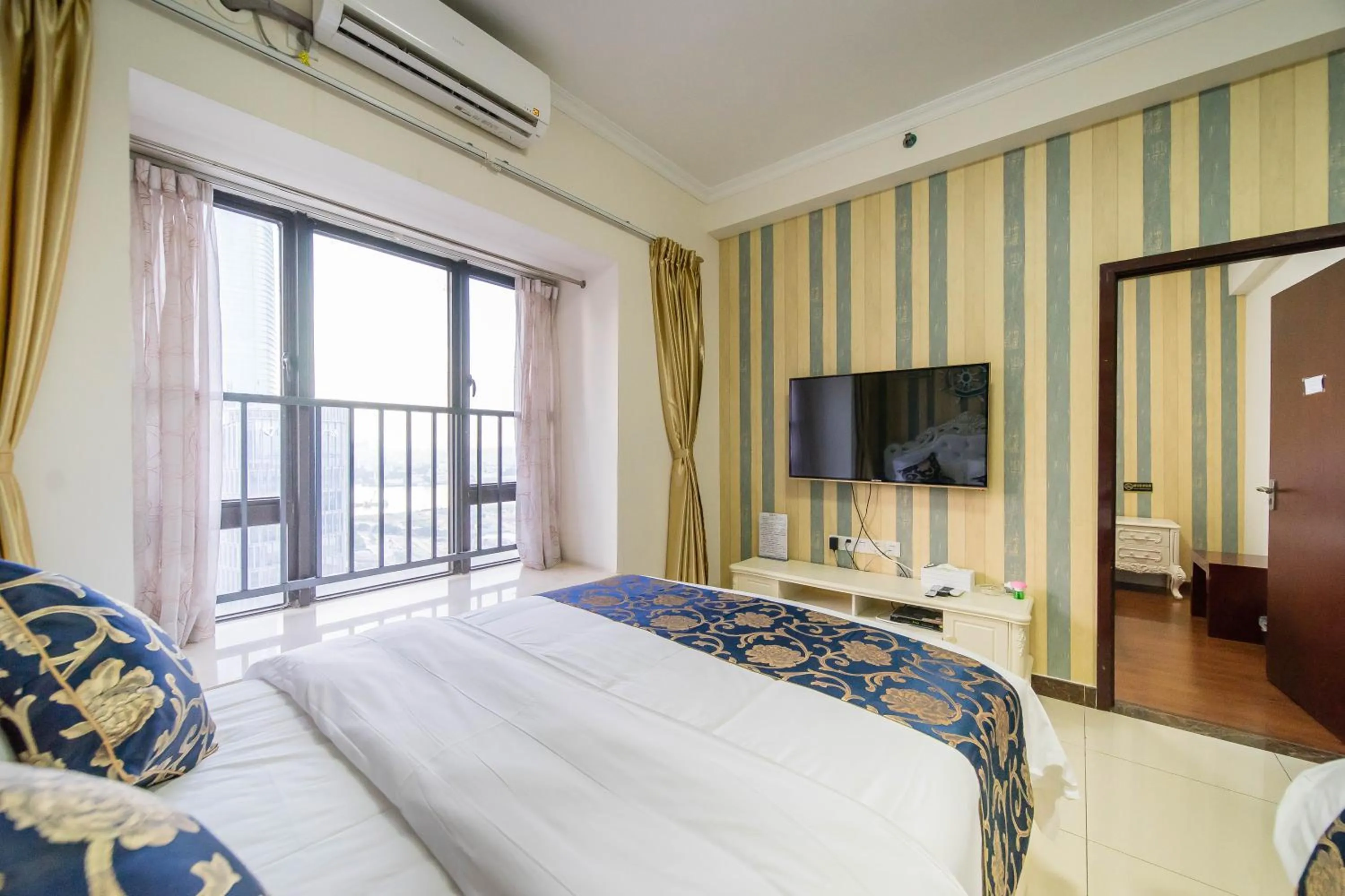 Bed in Xing Yu Legend Service Apartment Canton Fair Branch