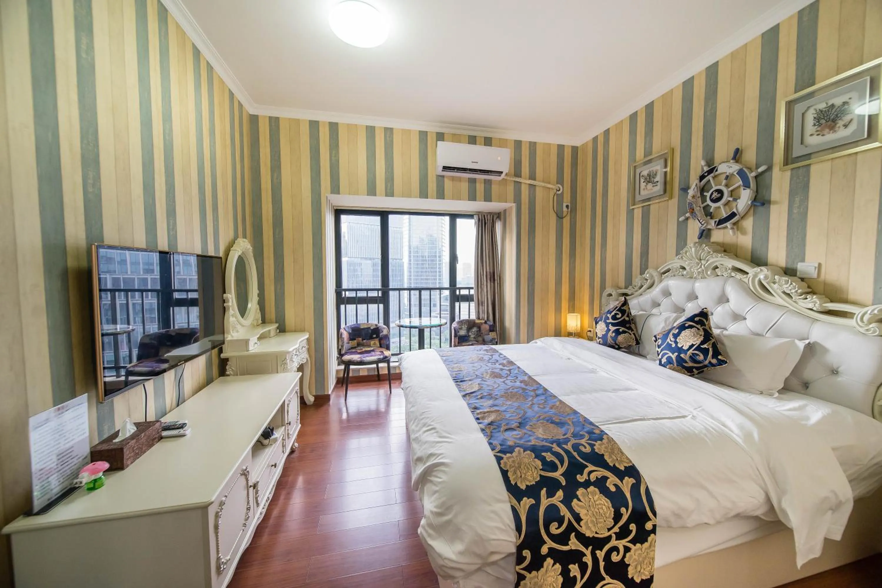 Deluxe Queen Room in Xing Yu Legend Service Apartment Canton Fair Branch