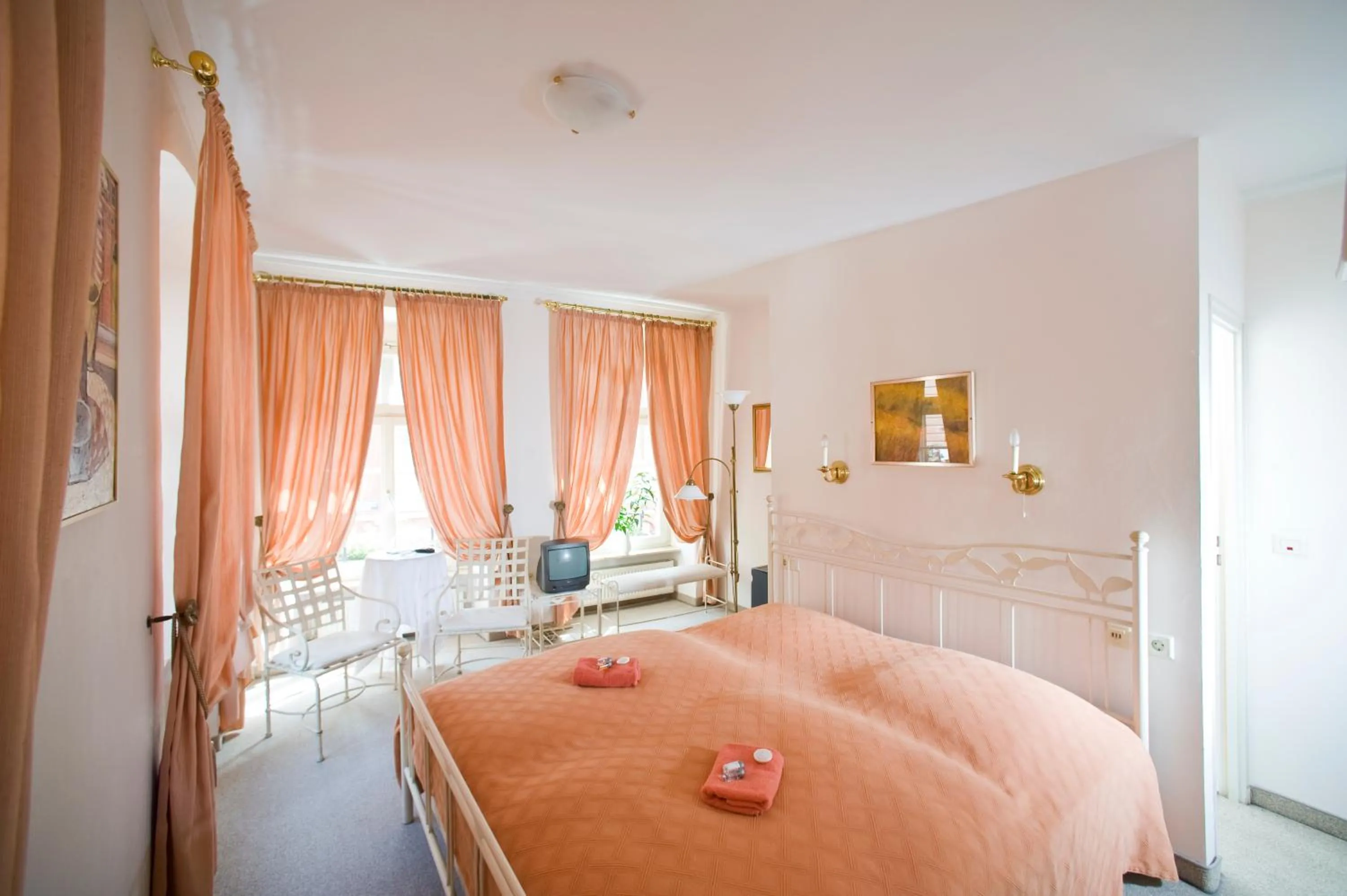 Day, Bed in Hotel Goldener Hecht