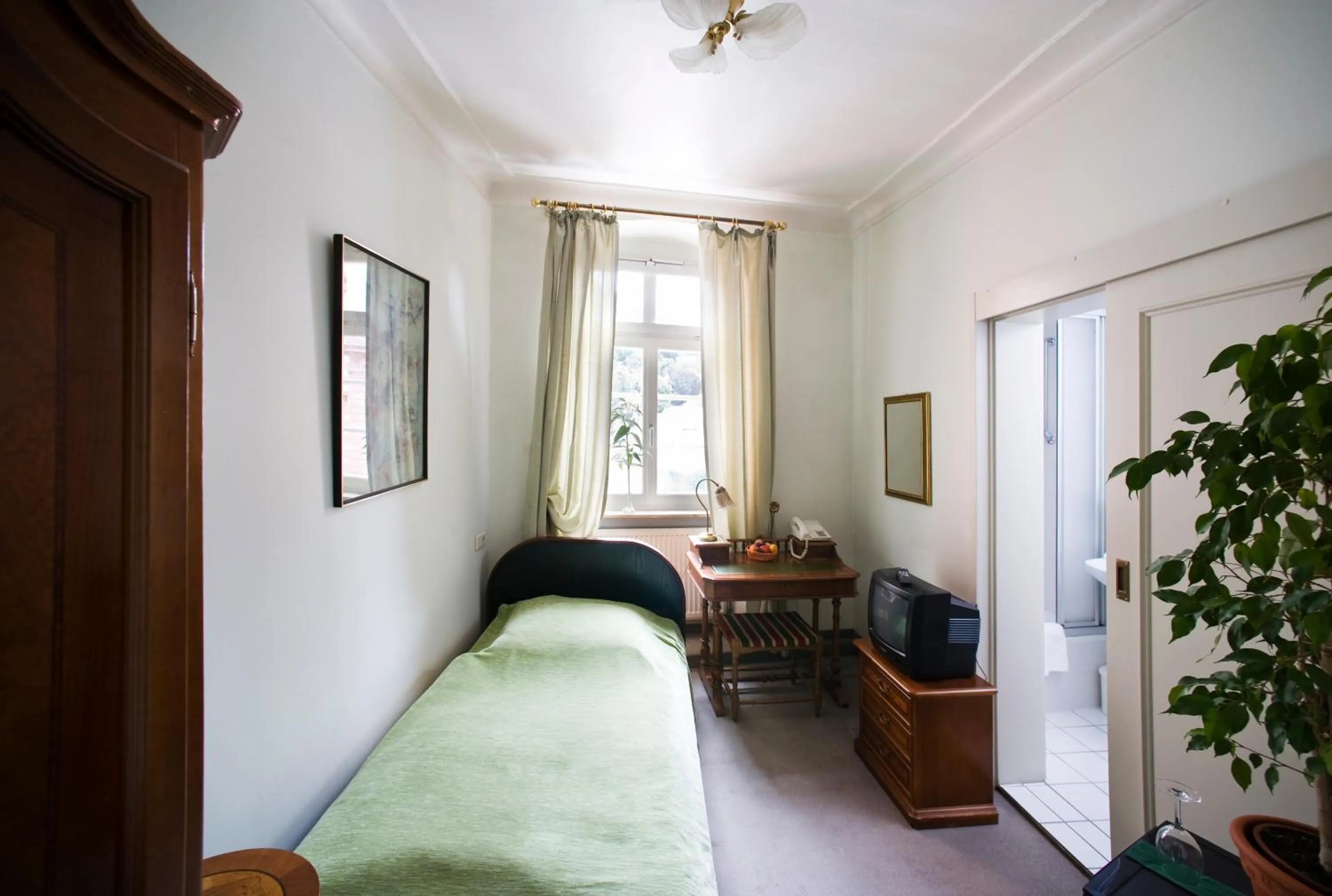 Day, Bed in Hotel Goldener Hecht