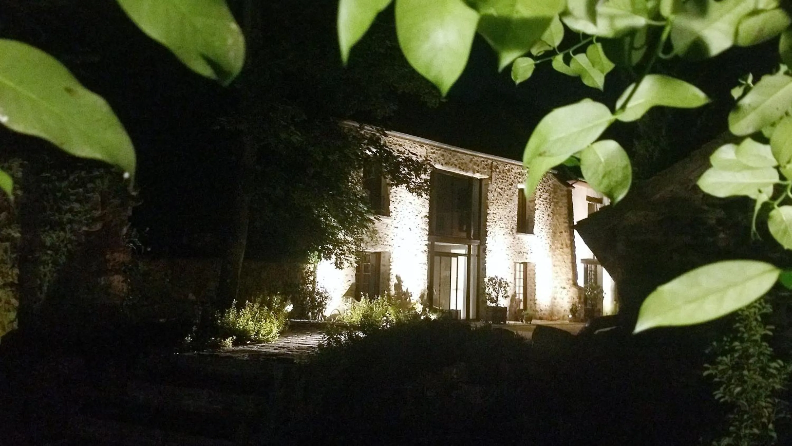 Property building in Petit loft de charme proche VERSAILLES SACLAY 30 mn PARIS jardin terrasse parking securisé