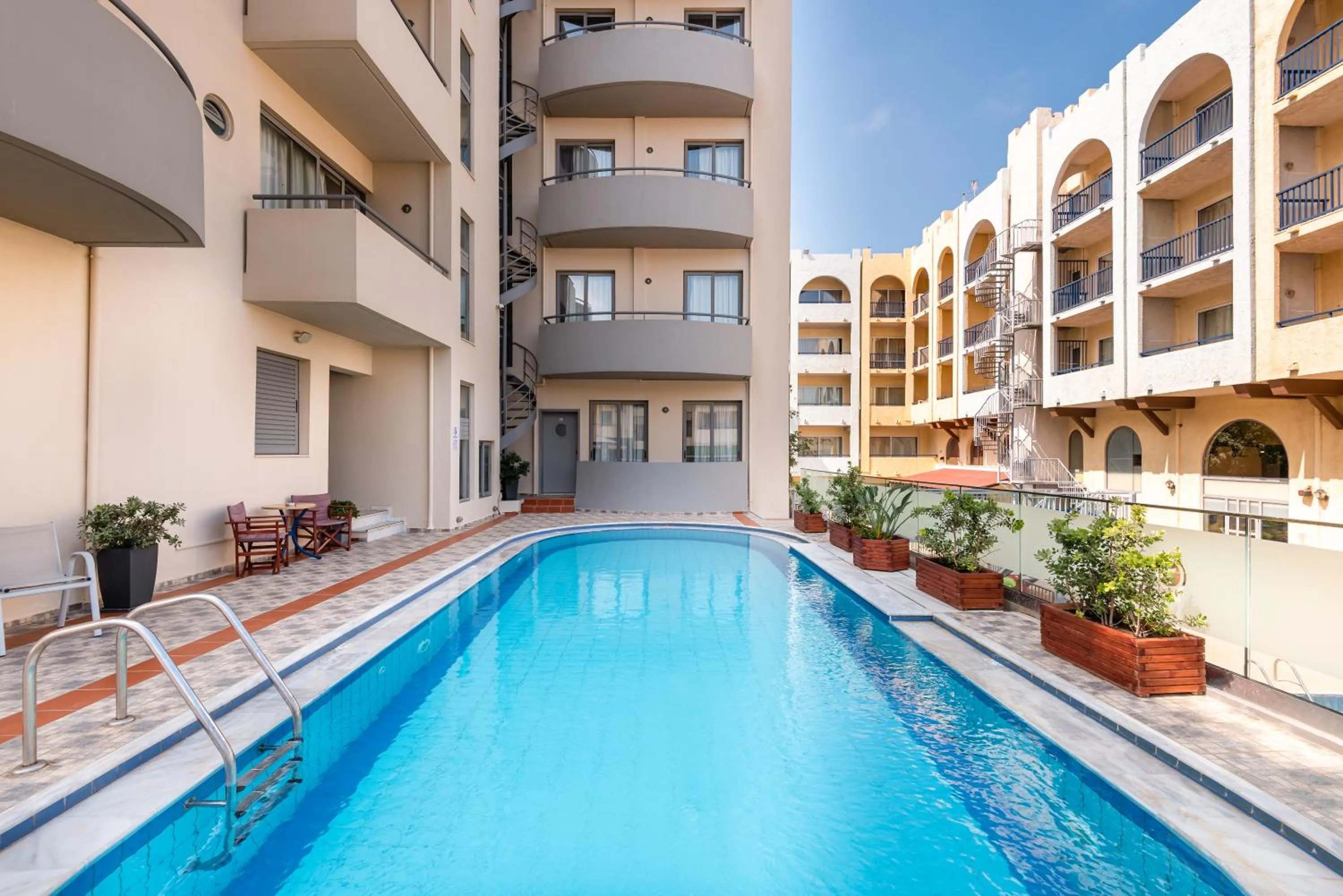Swimming pool in Icarus Apartments
