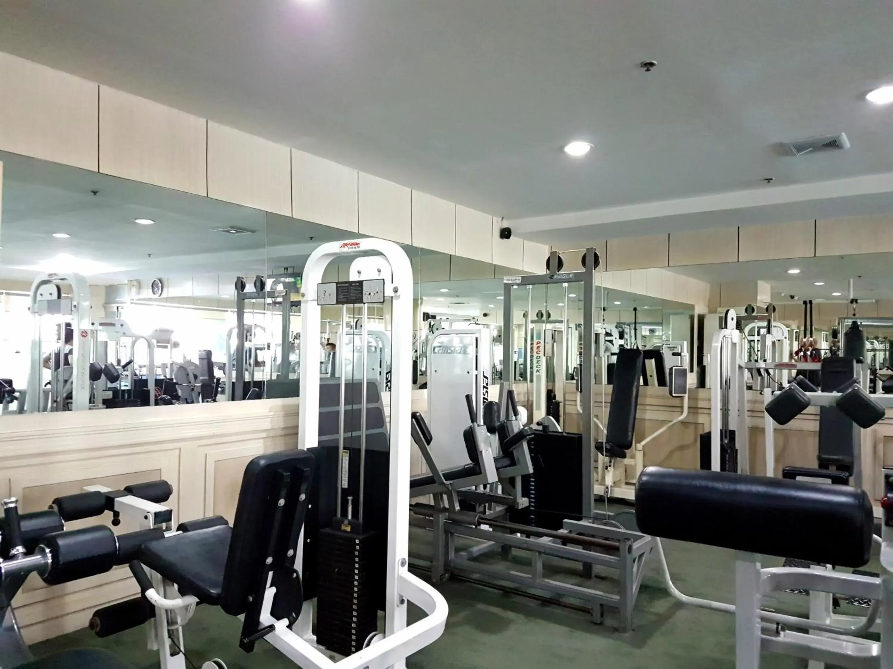 Fitness centre/facilities in Cebu Parklane International Hotel Fitness centre/facilities in Cebu Parklane International Hotel