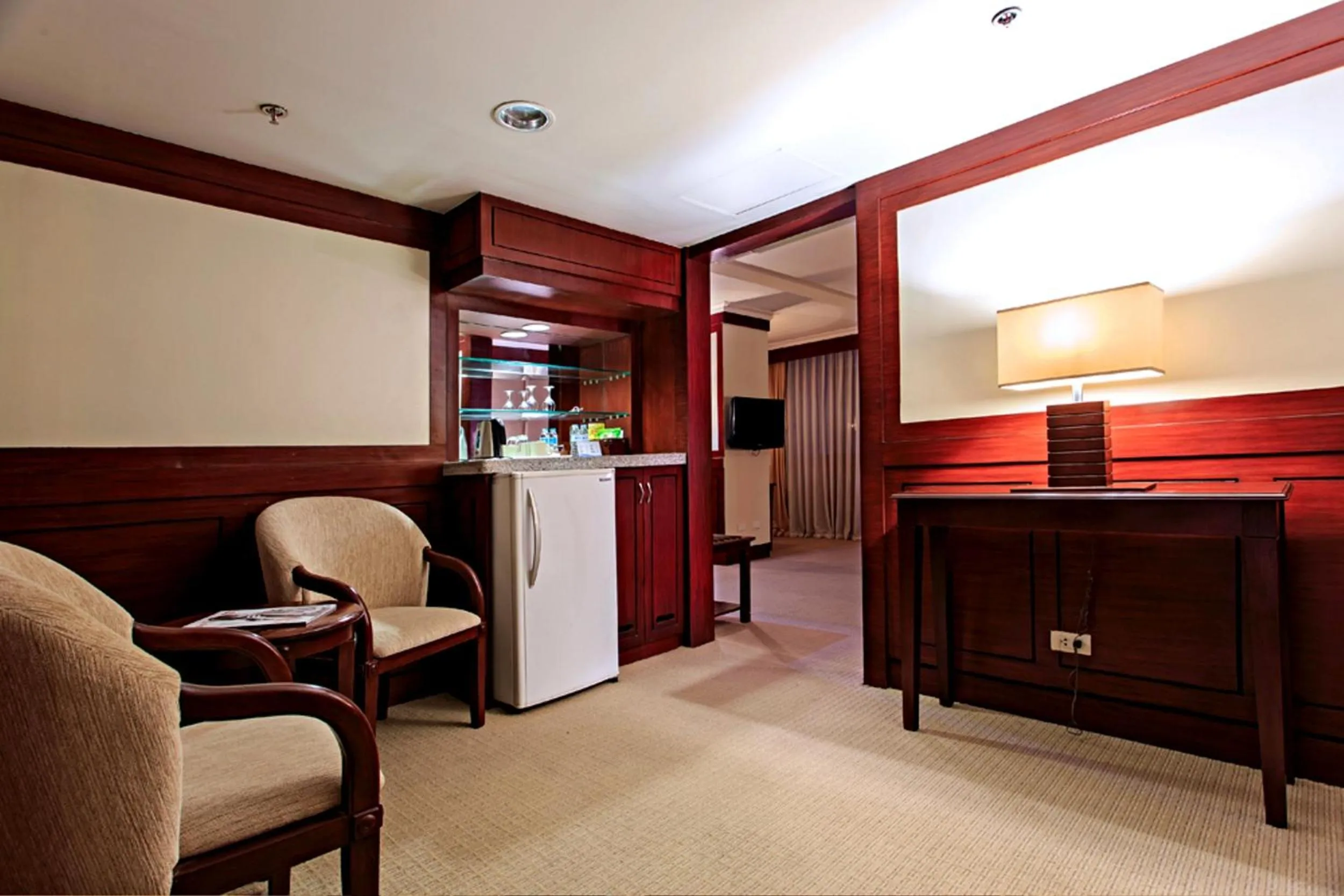 Living room in Cebu Parklane International Hotel