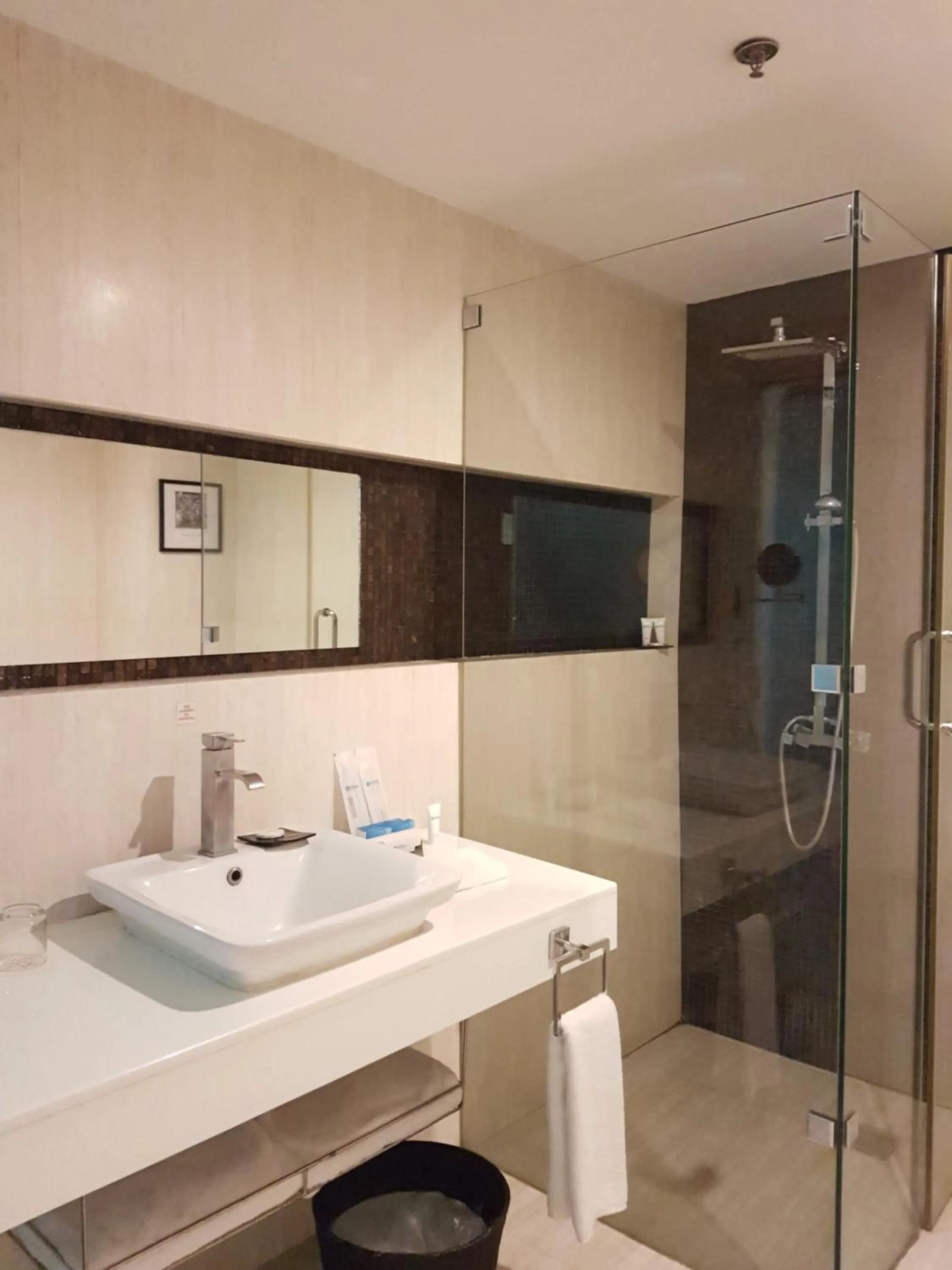 Bathroom in Cebu Parklane International Hotel