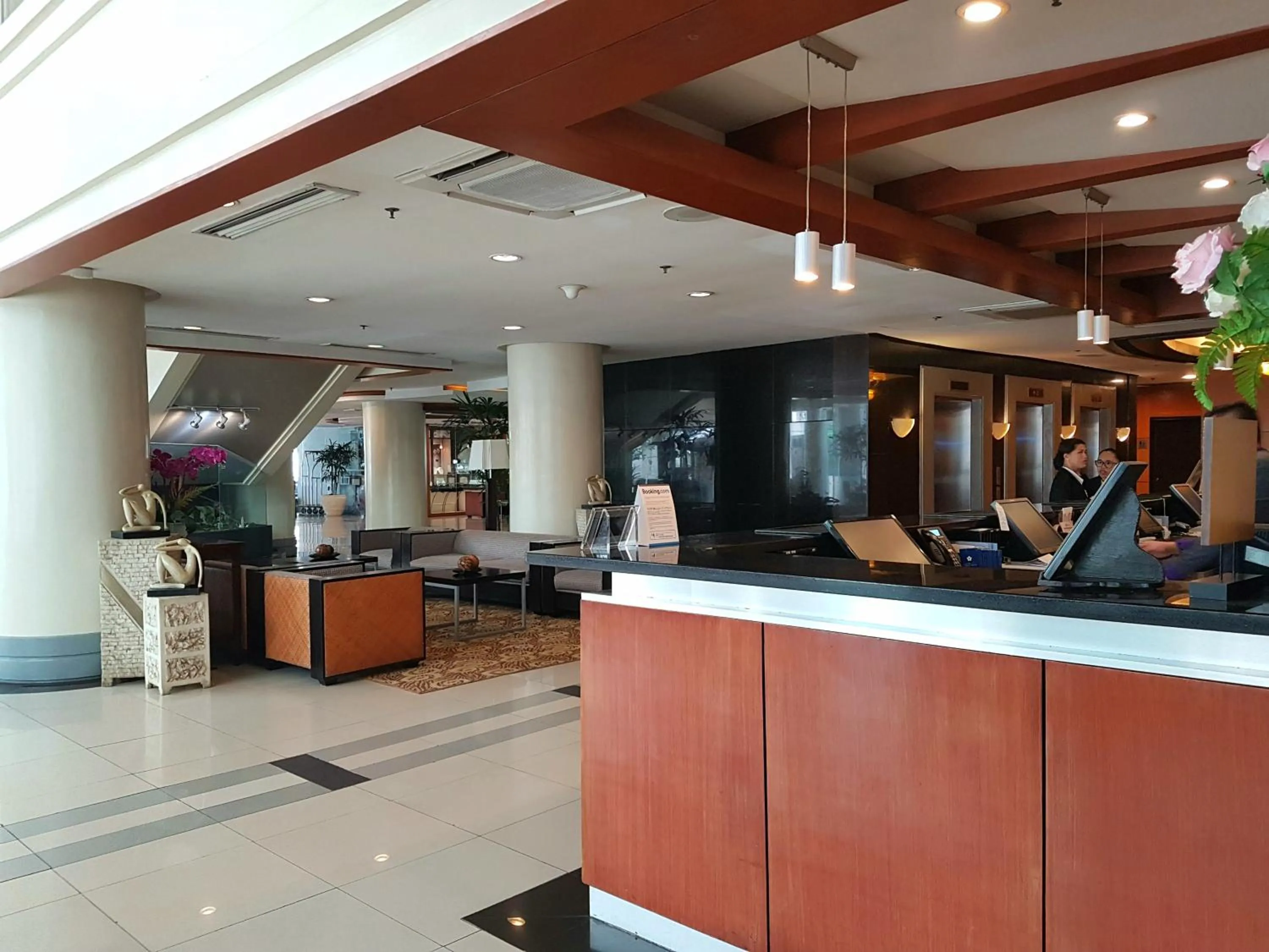 Lobby or reception in Cebu Parklane International Hotel
