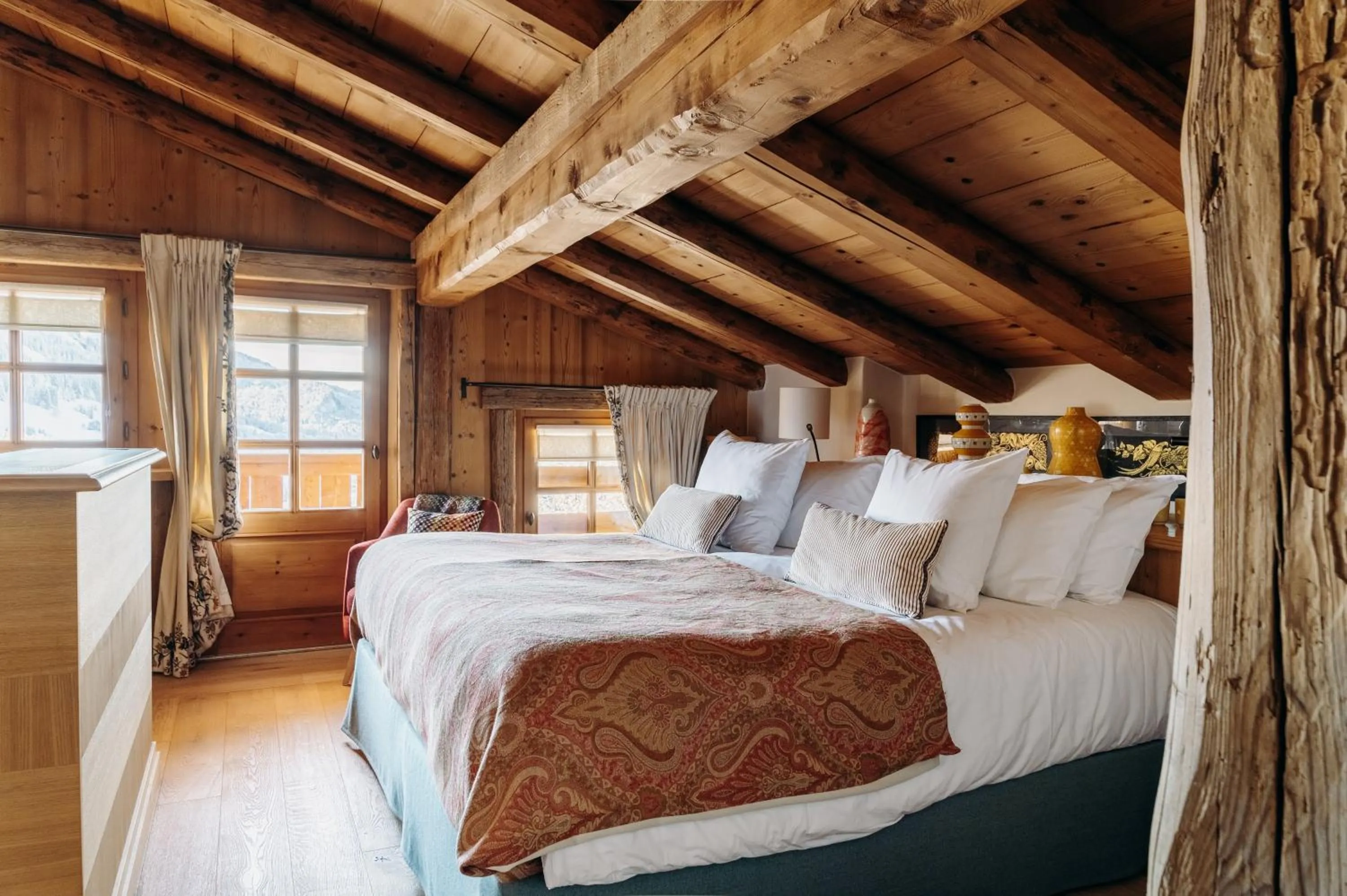 Bed in Les Chalets du Mont d'Arbois & Spa, Megève