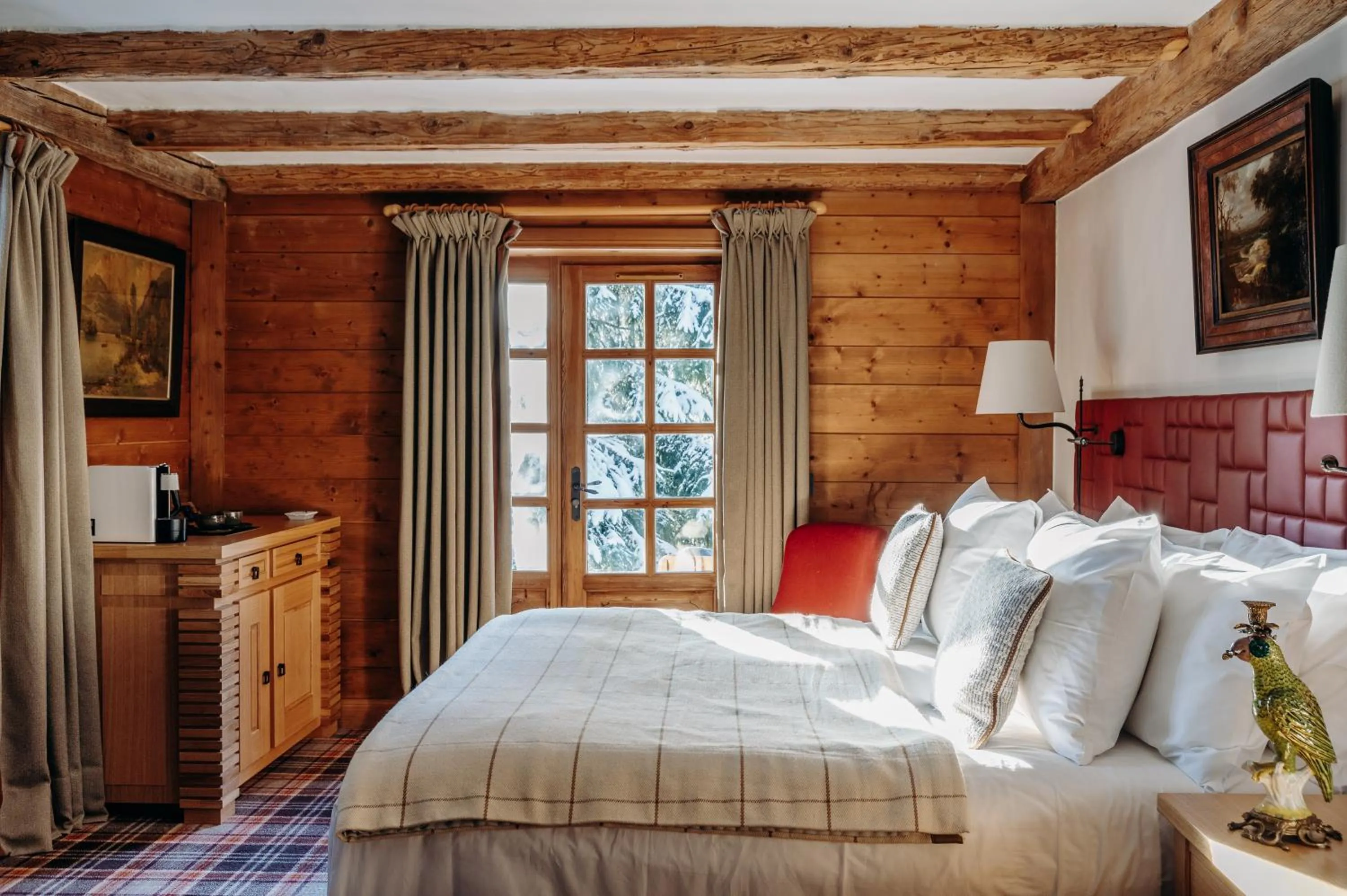 Bed in Les Chalets du Mont d'Arbois & Spa, Megève