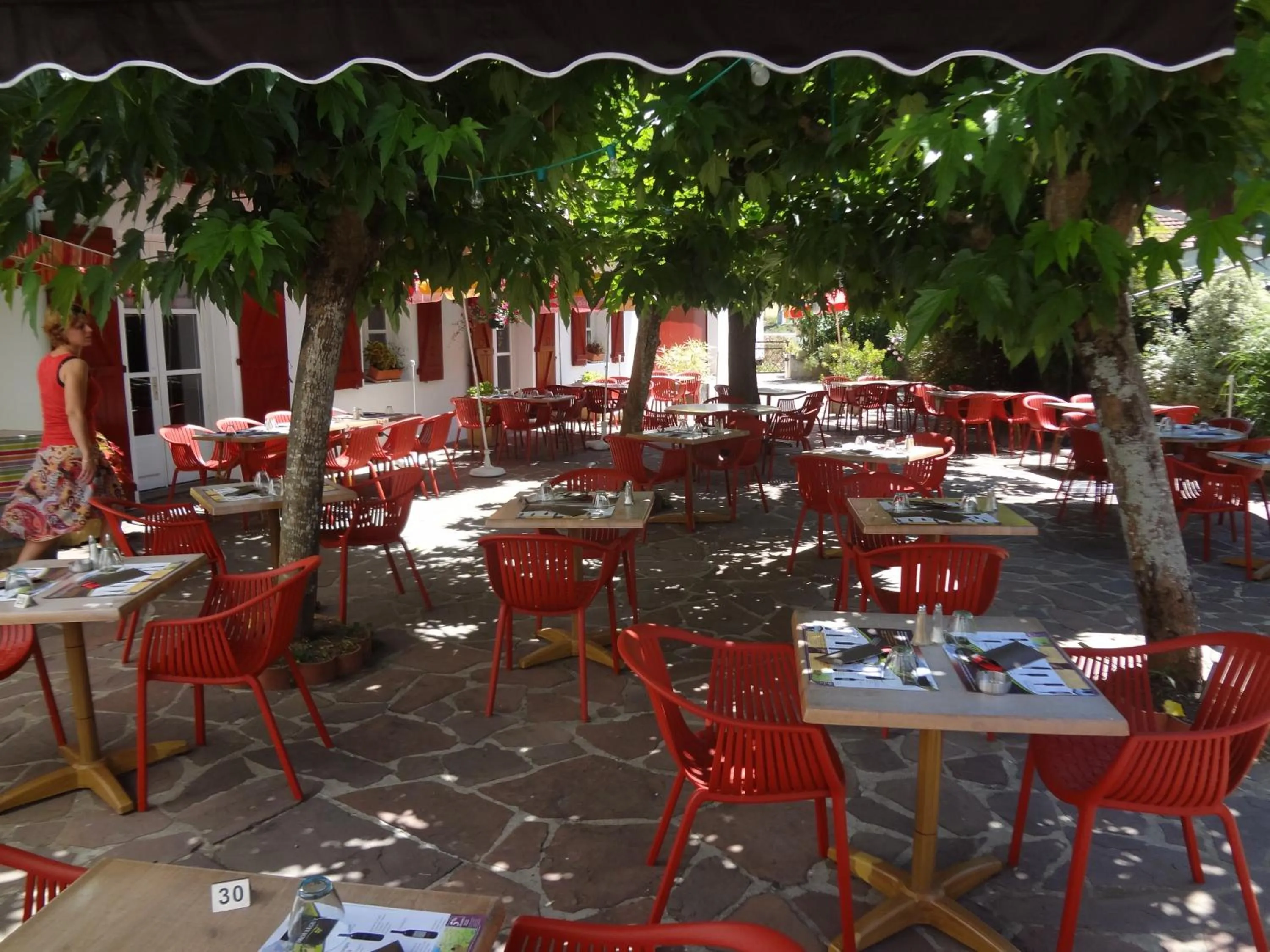 Patio in Hôtel Juantorena
