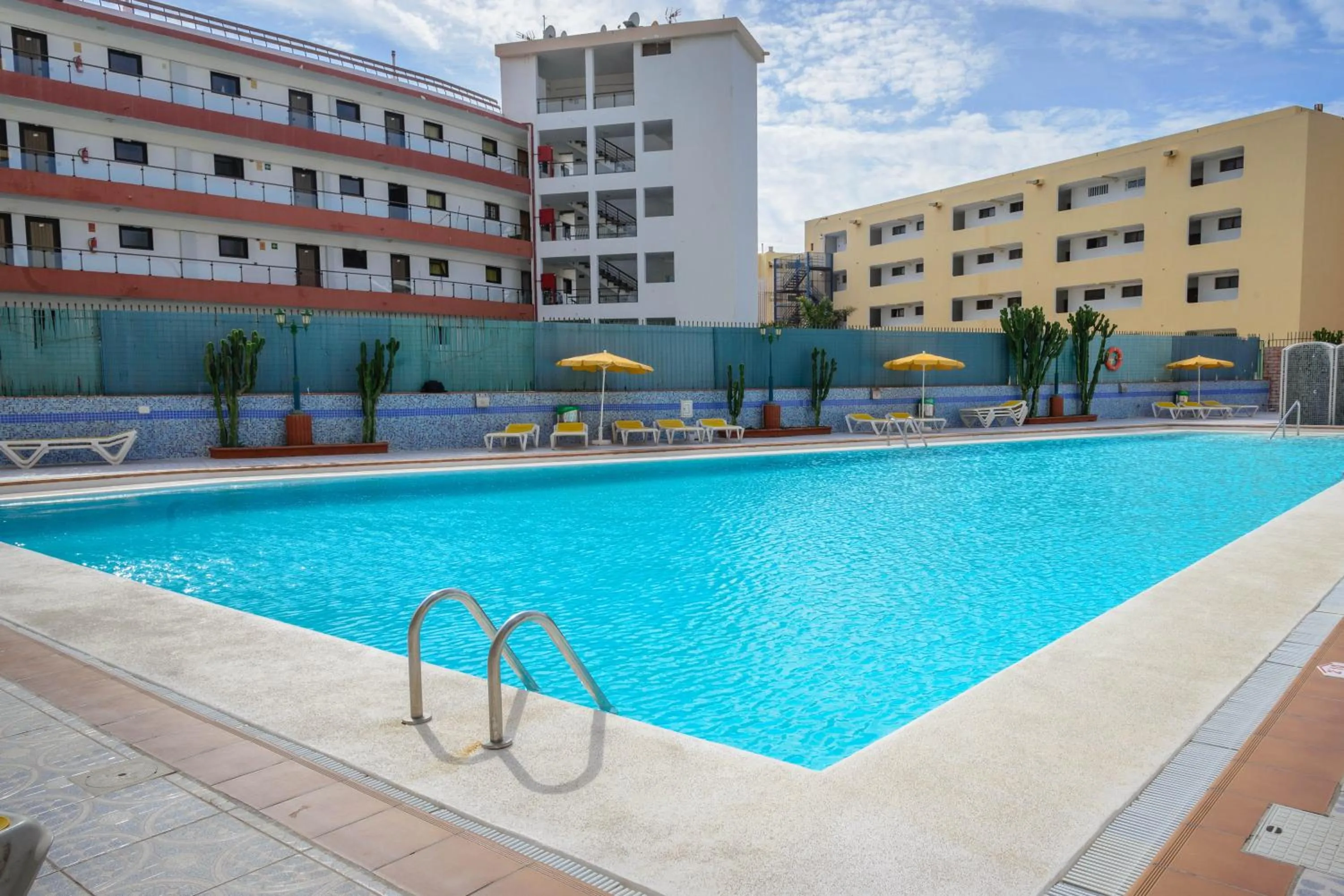 Swimming pool in Apartamentos Las Arenas