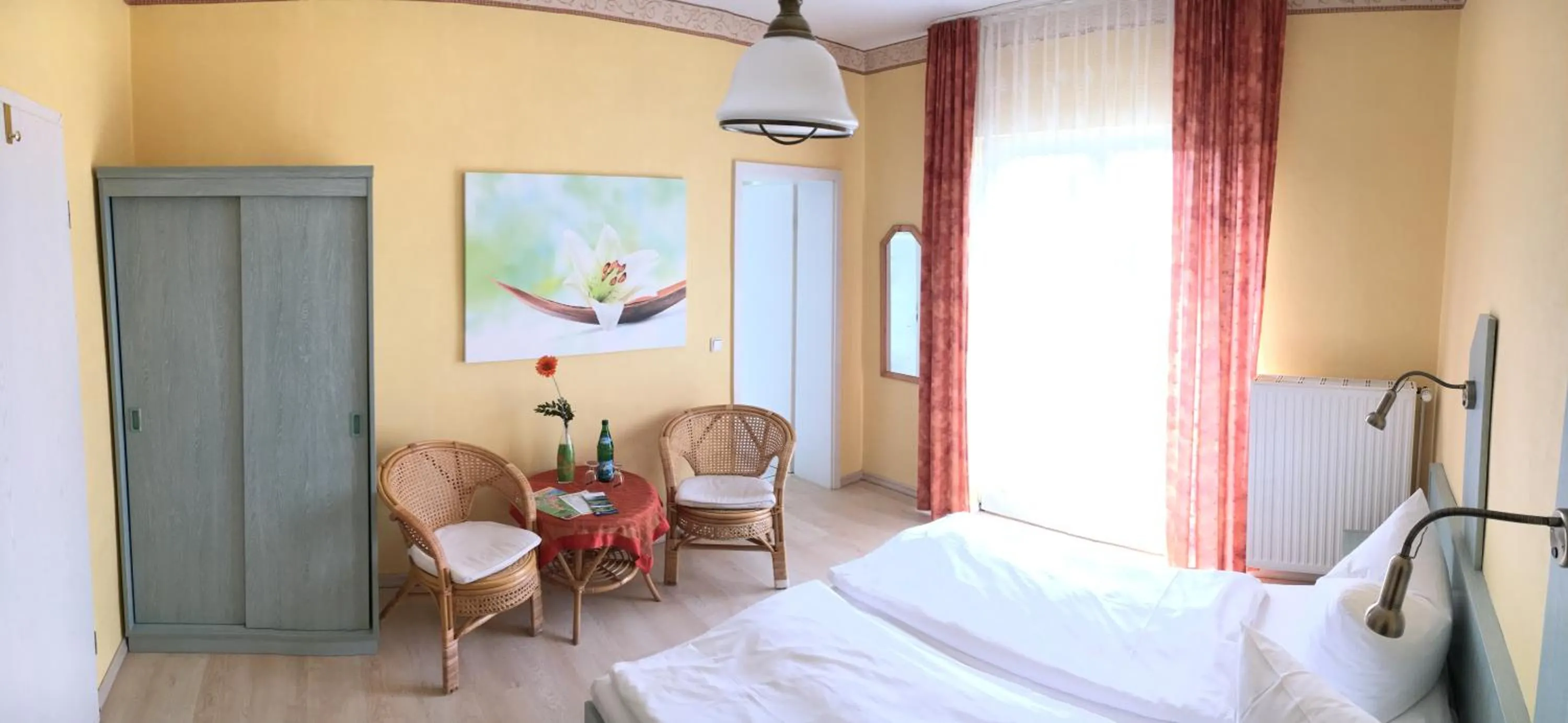 Photo of the whole room, Bed in Kastanienhof Hotel garni