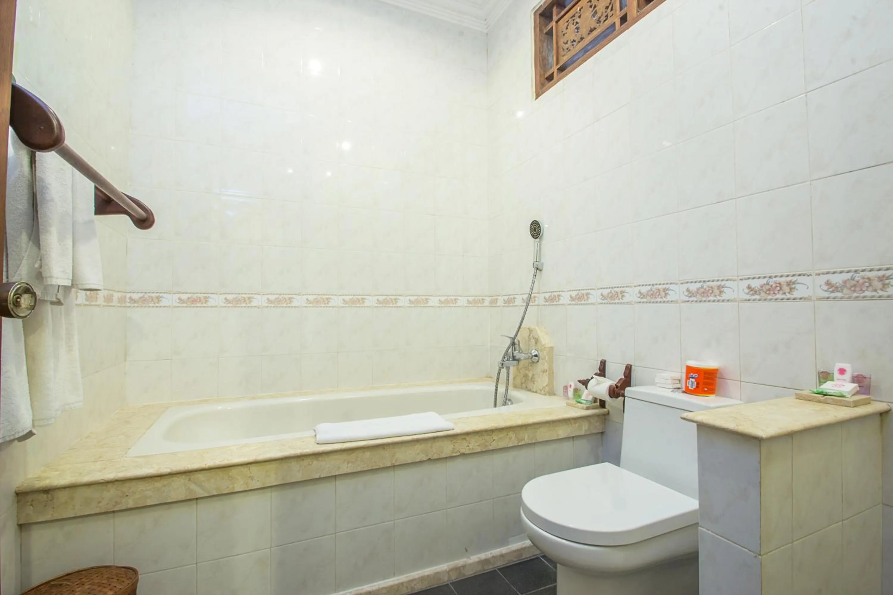 Shower in Tamukami Hotel