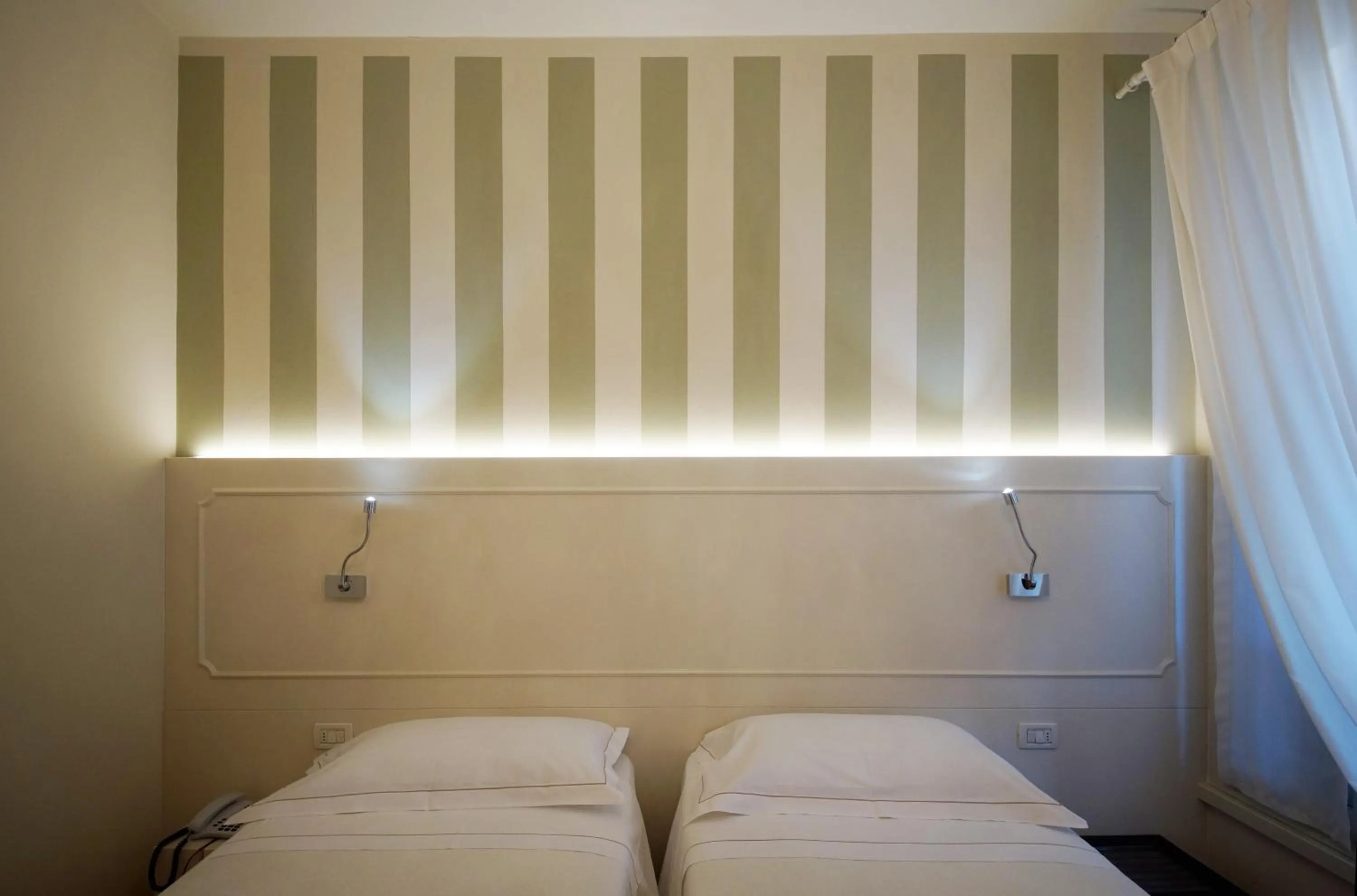 Bedroom, Bed in Albergo Morandi