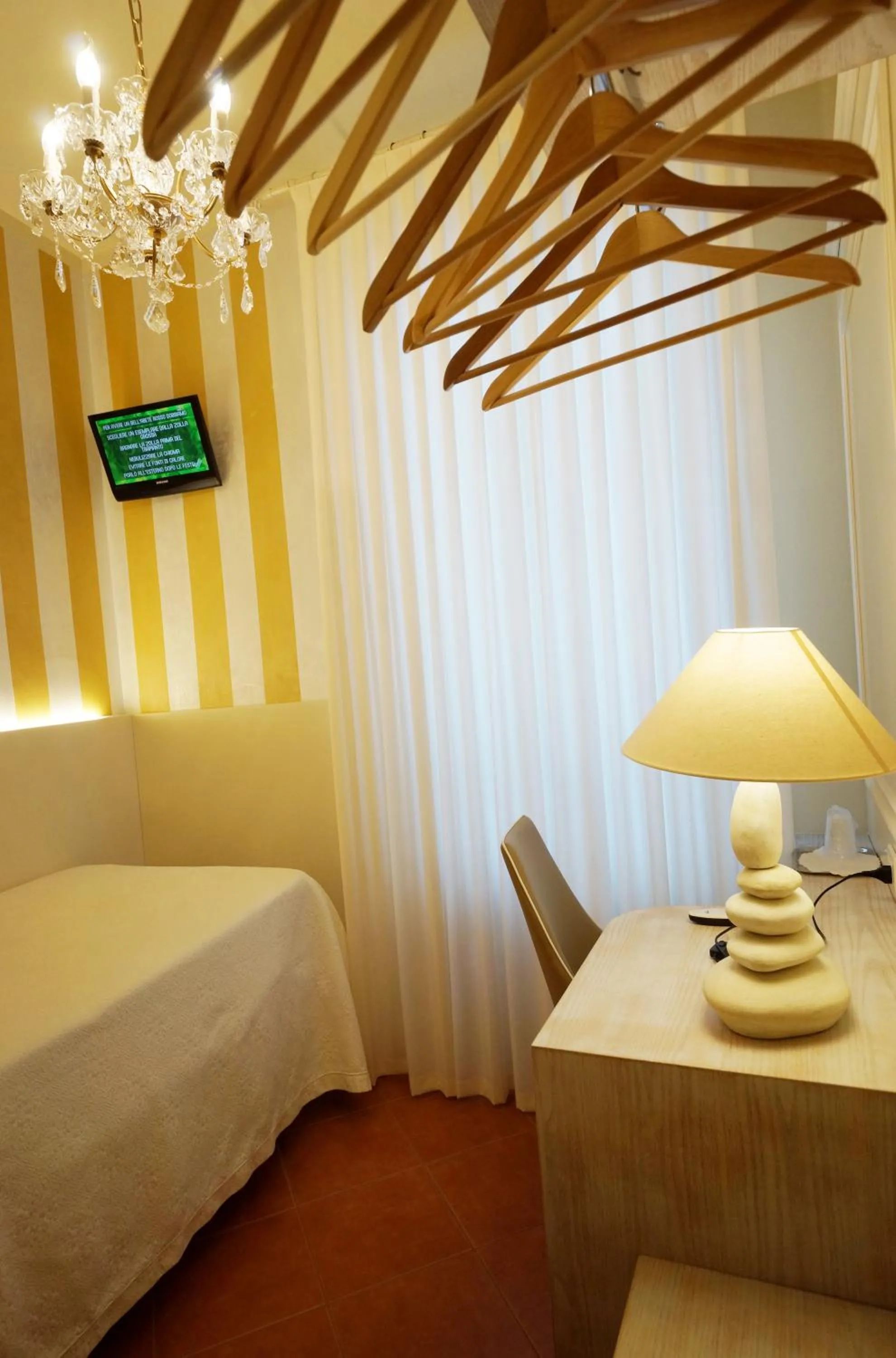 Photo of the whole room, Bed in Albergo Morandi