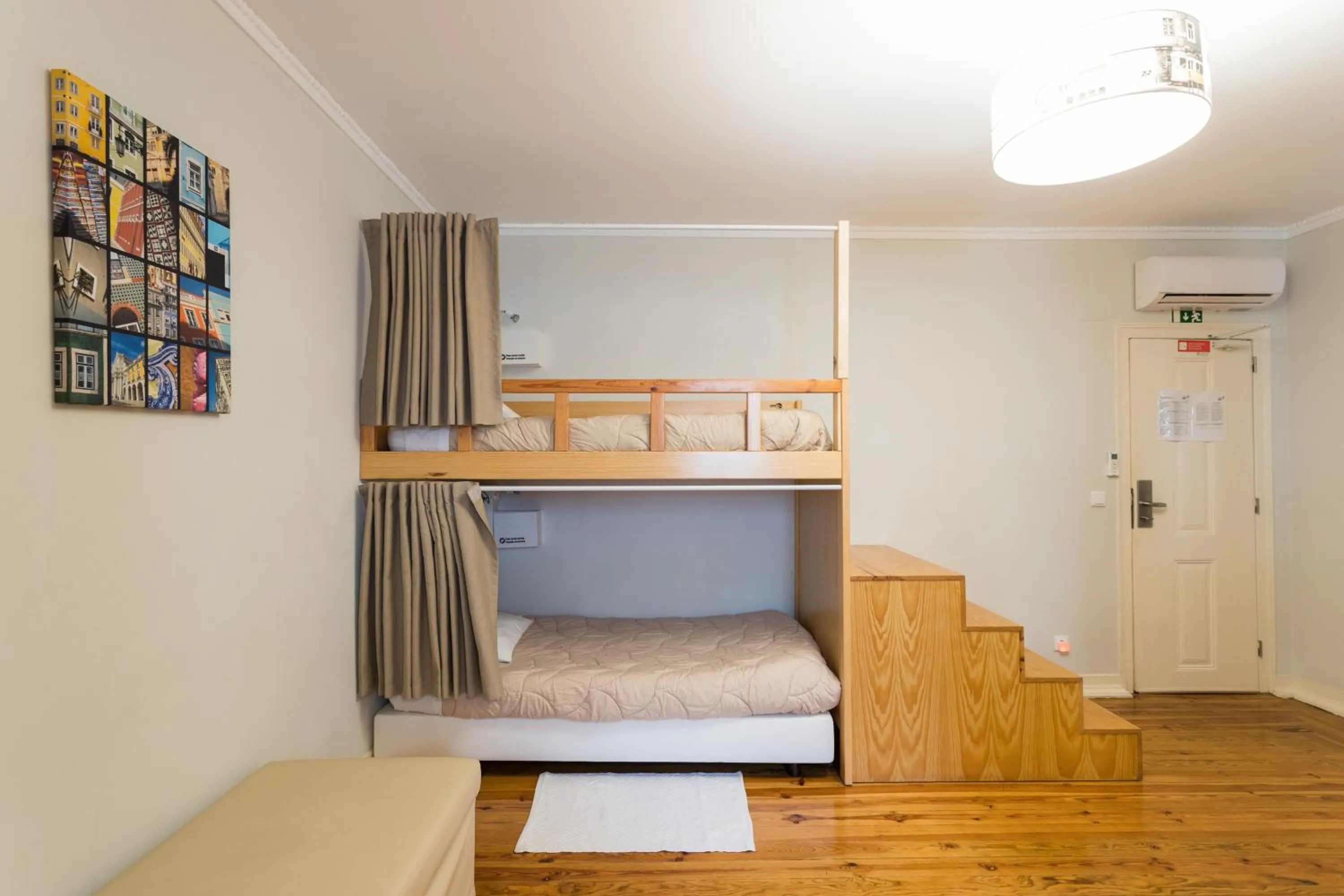 Bedroom, Bed in Lisboa Central Hostel