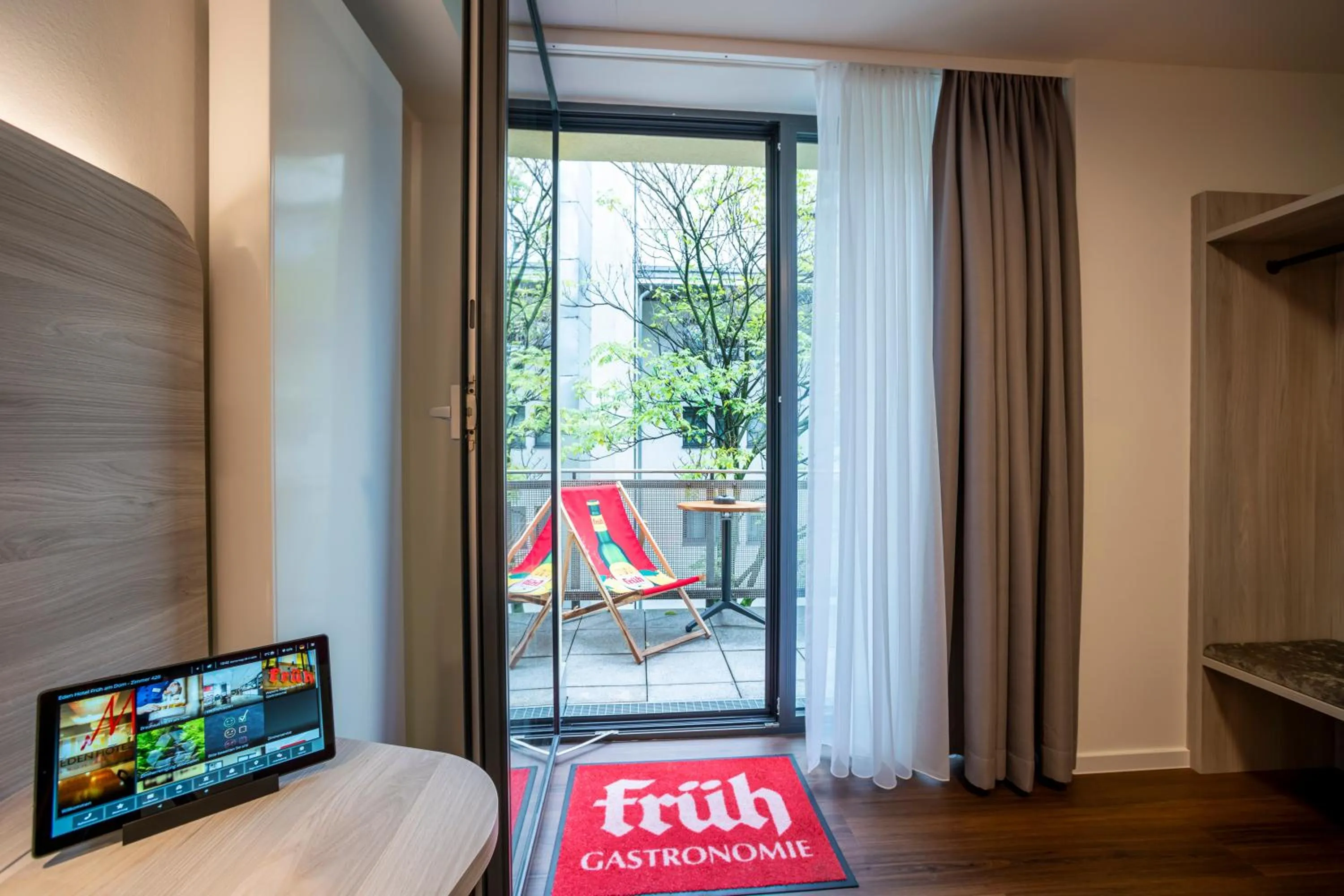 View (from property/room), Bed in Eden Hotel Früh am Dom