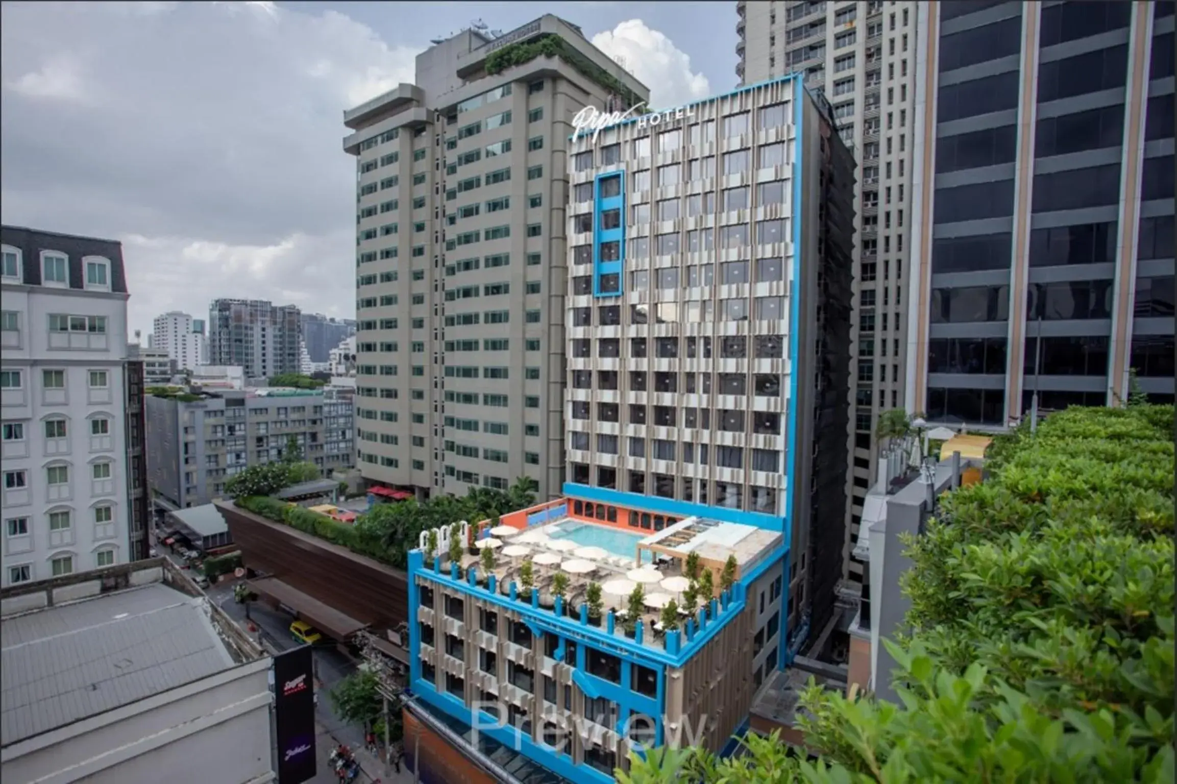Property building in Pipa Hotel Bangkok Sukhumvit 11 Property building in Pipa Hotel Bangkok Sukhumvit 11