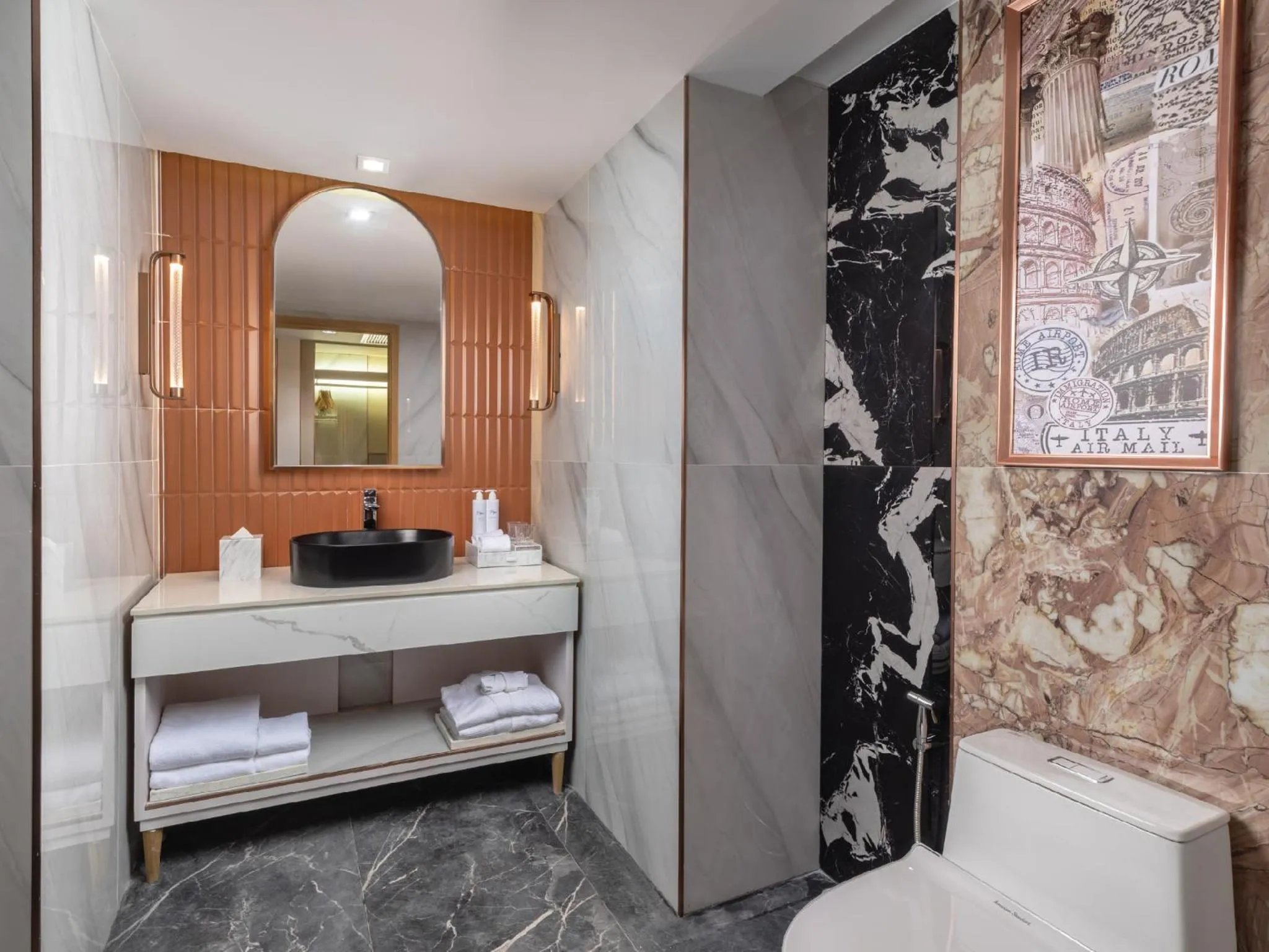 Toilet in Pipa Hotel Bangkok Sukhumvit 11