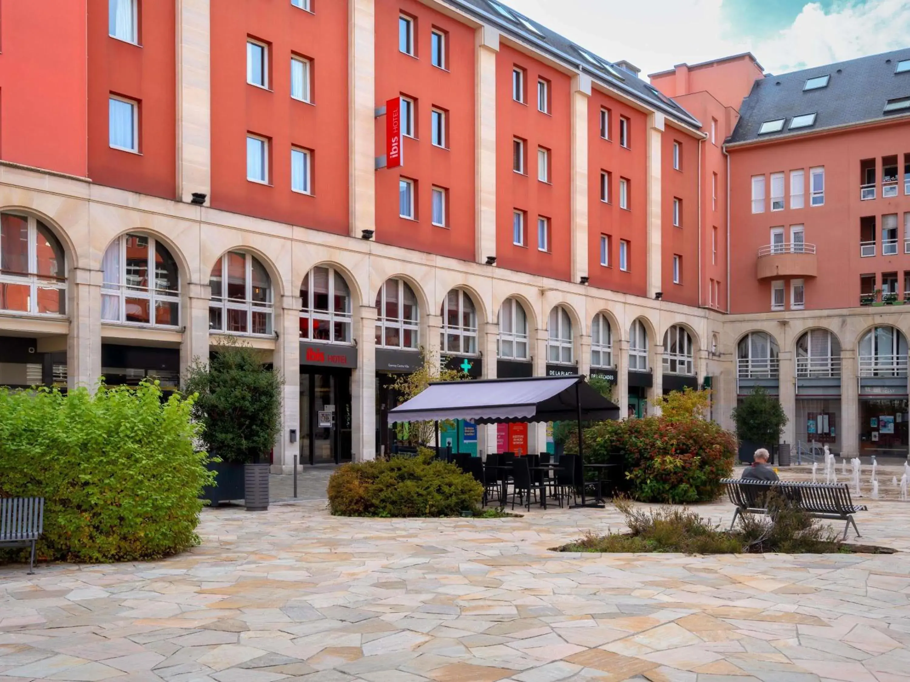 Property building in ibis Epernay Centre Ville Property building in ibis Epernay Centre Ville