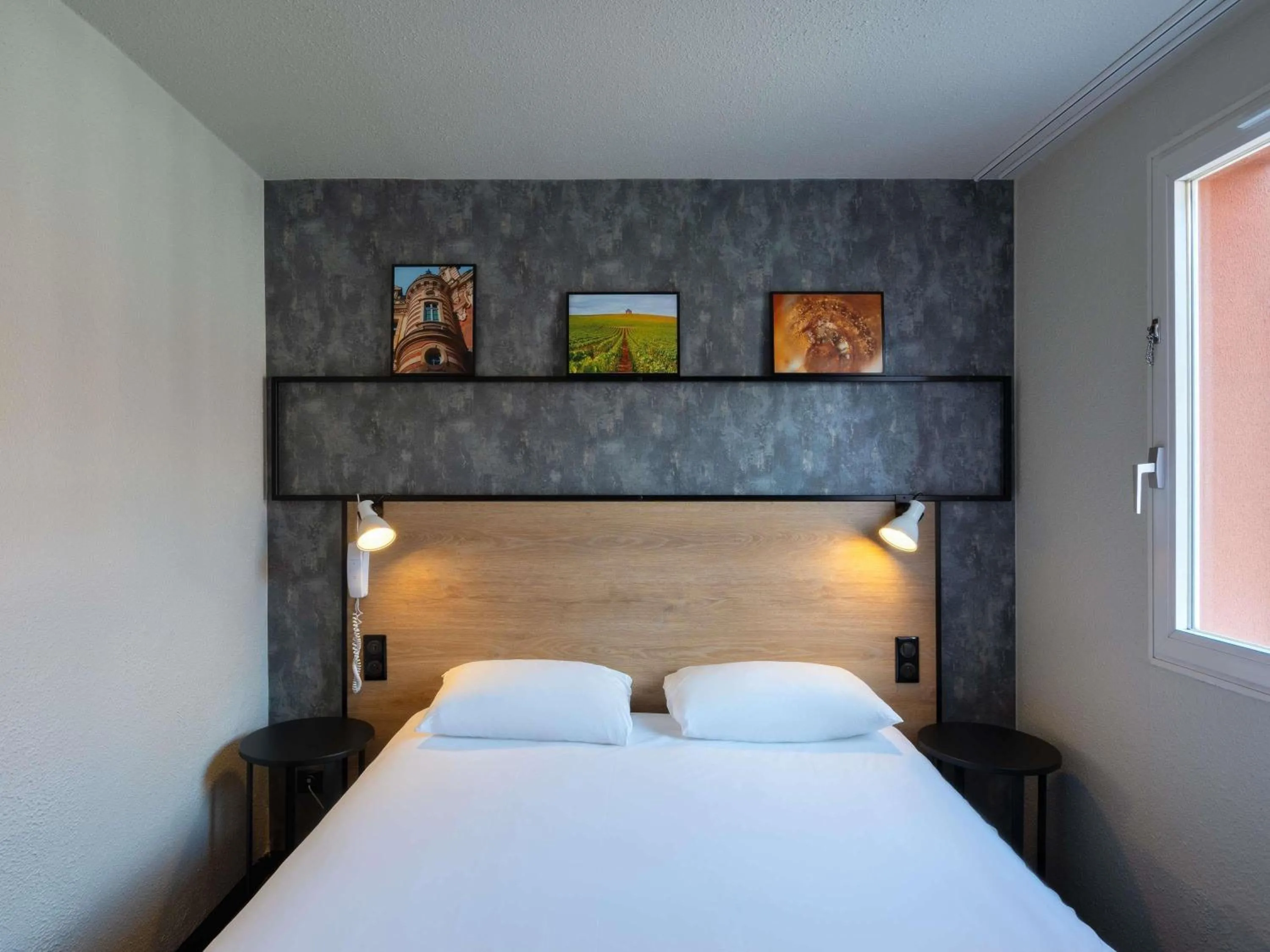 Bedroom, Bed in ibis Epernay Centre Ville