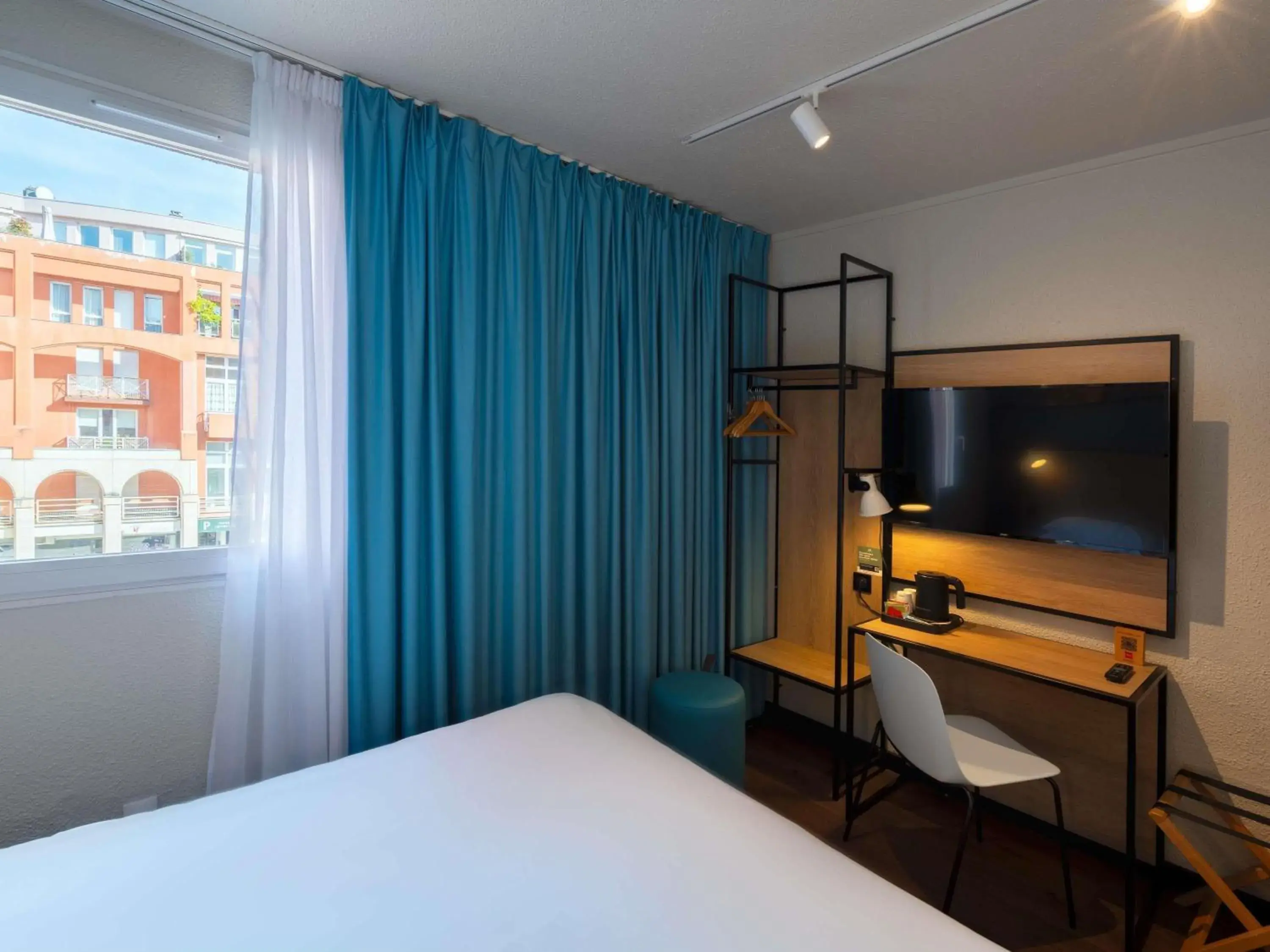 Bedroom, Bed in ibis Epernay Centre Ville Bedroom, Bed in ibis Epernay Centre Ville