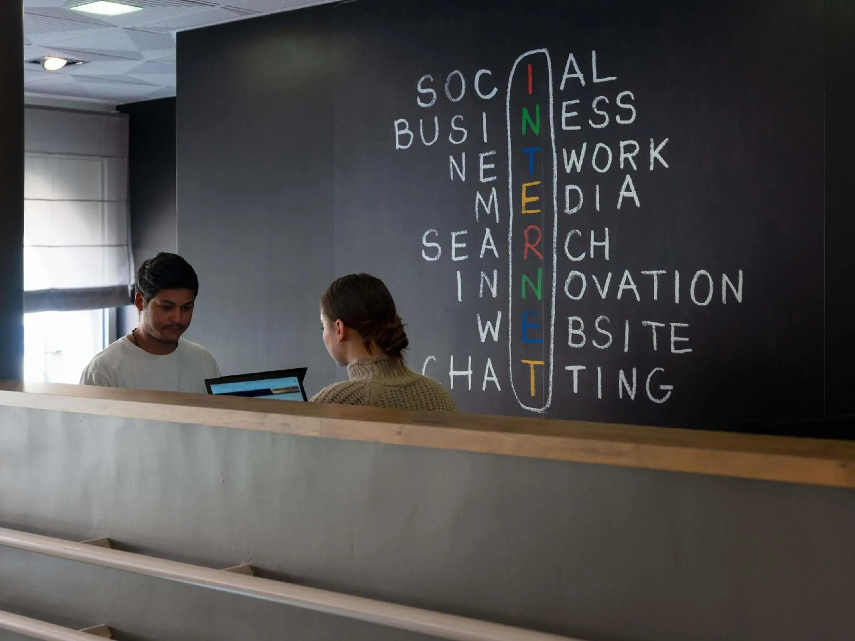 Lounge or bar in ibis Epernay Centre Ville Lounge or bar in ibis Epernay Centre Ville