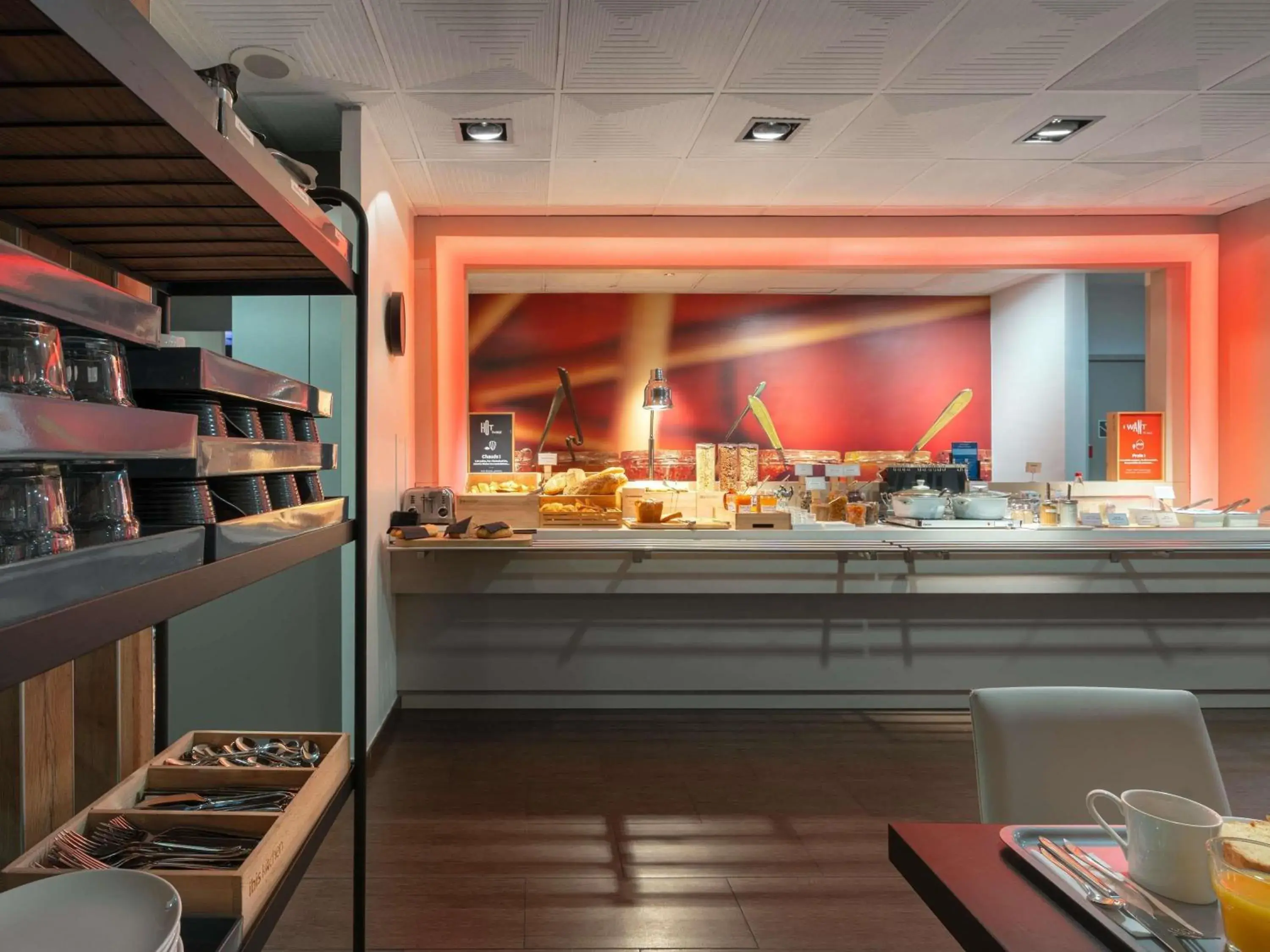 Breakfast in ibis Epernay Centre Ville Breakfast in ibis Epernay Centre Ville