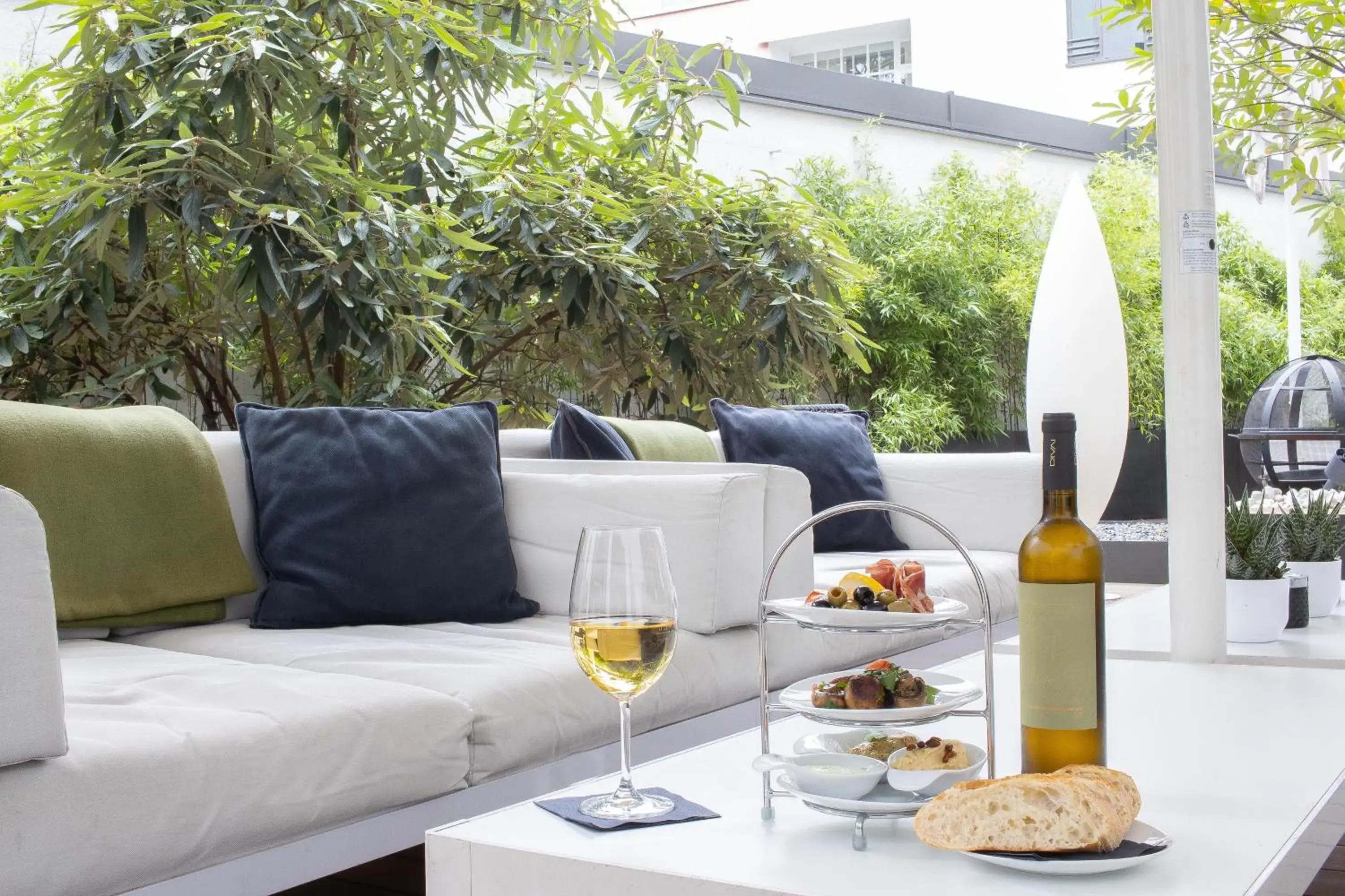 Restaurant/places to eat in SANA Berlin Hotel Restaurant/places to eat in SANA Berlin Hotel