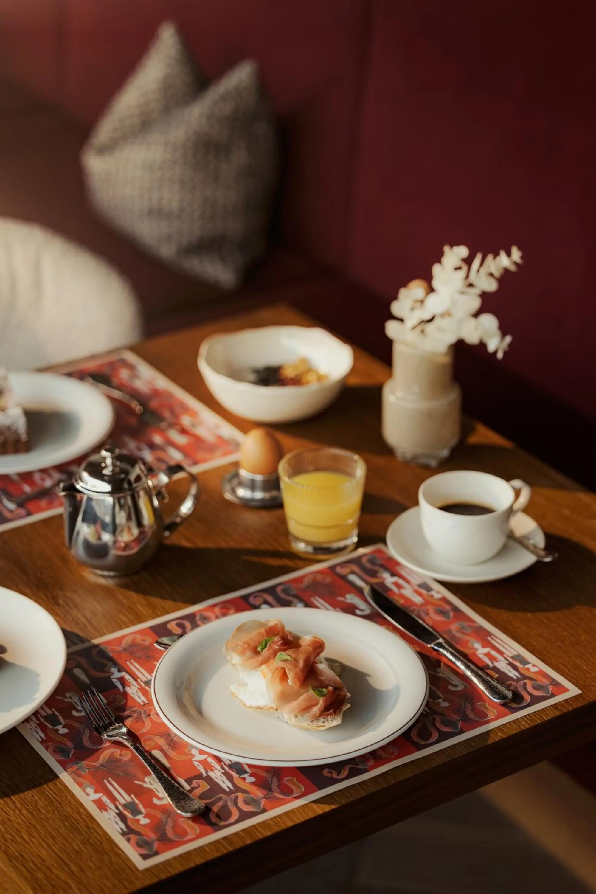 The Oswald Grand Hotel