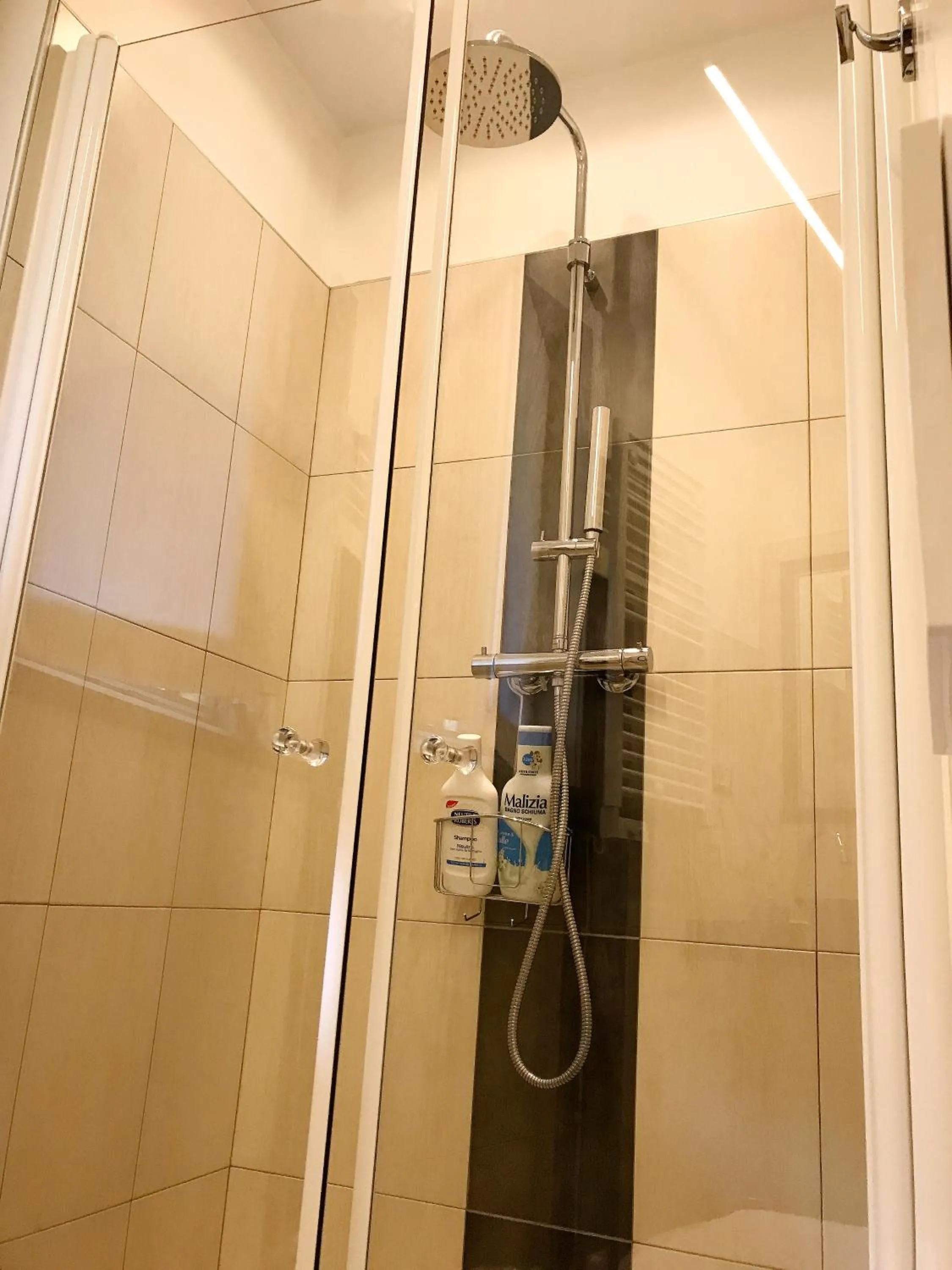 Shower in Casa Soave B&B