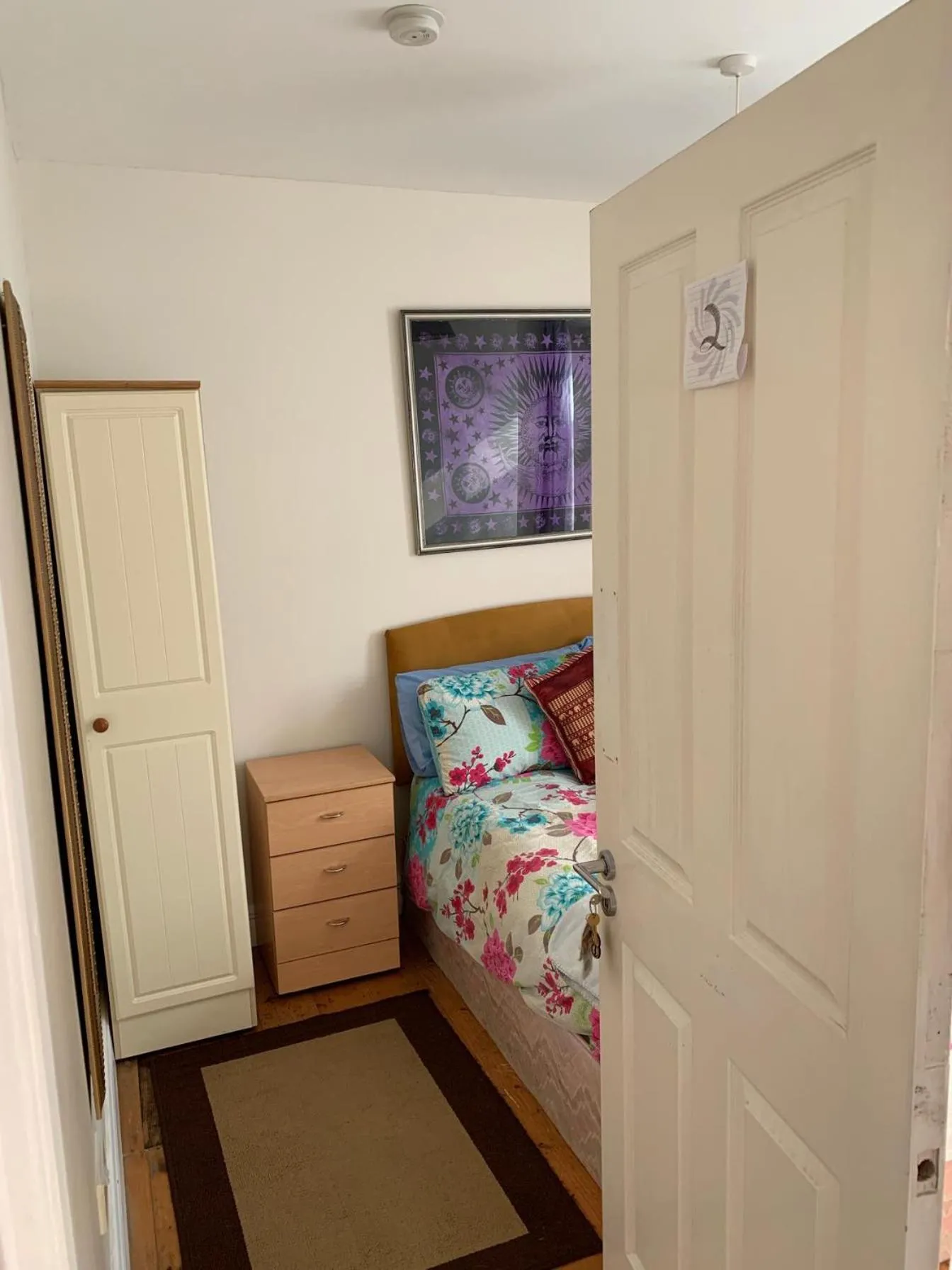 Photo of the whole room, Bed in Shalom