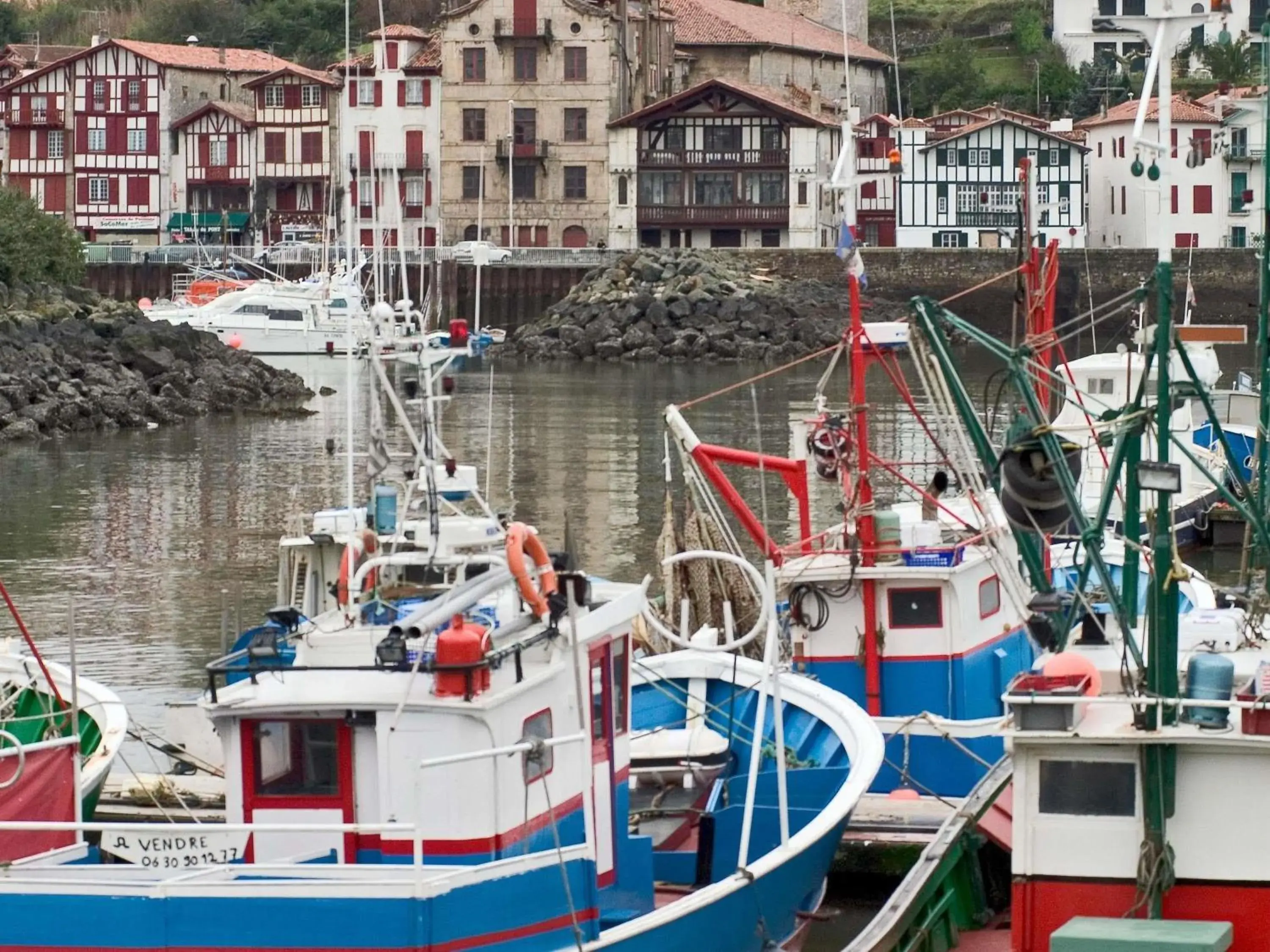 Property building in Ibis Irun Property building in Ibis Irun