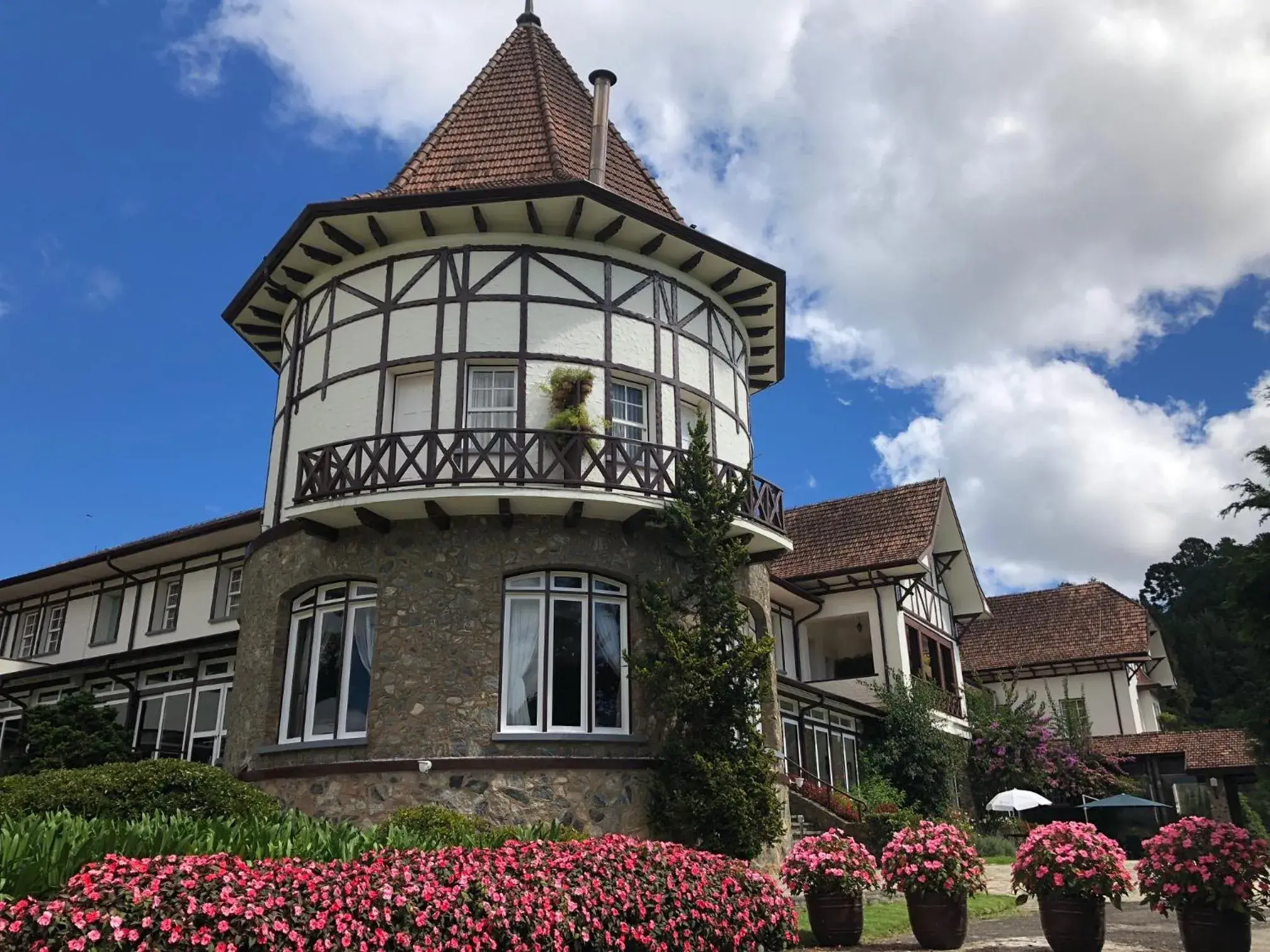 Property building in Hotel Vila Inglesa Property building in Hotel Vila Inglesa