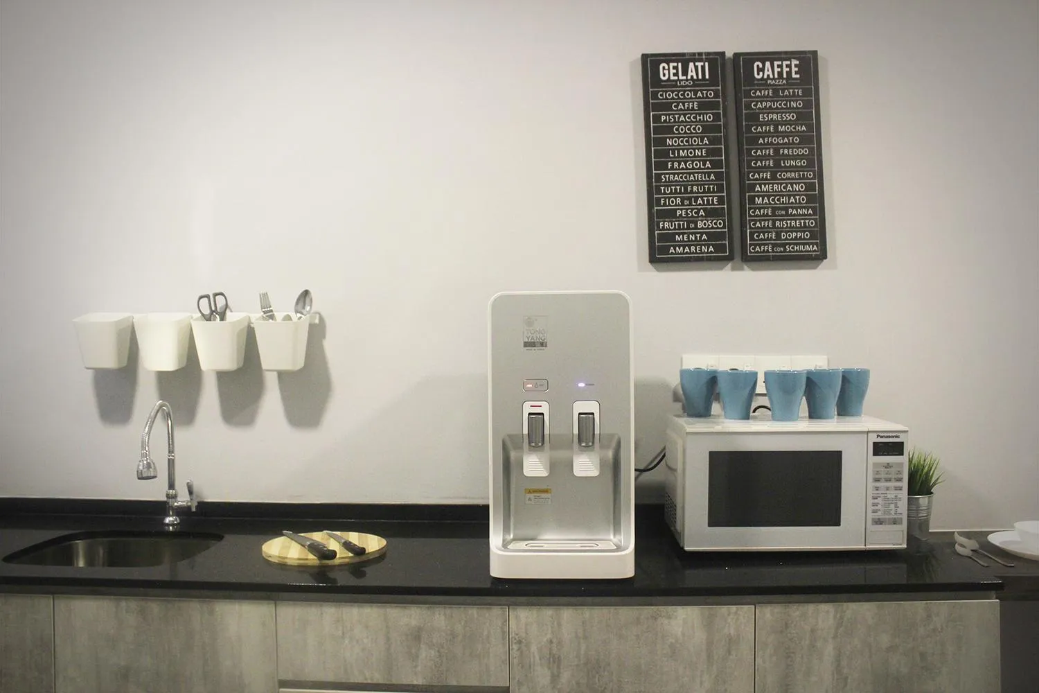 Communal kitchen in Vertilex Hotel