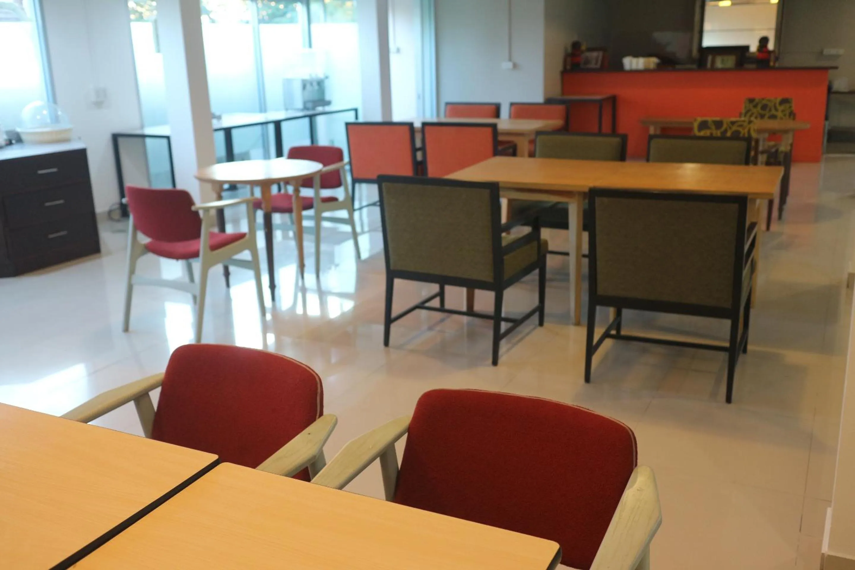 Restaurant/places to eat in L42 Hostel Suvarnabhumi Airport