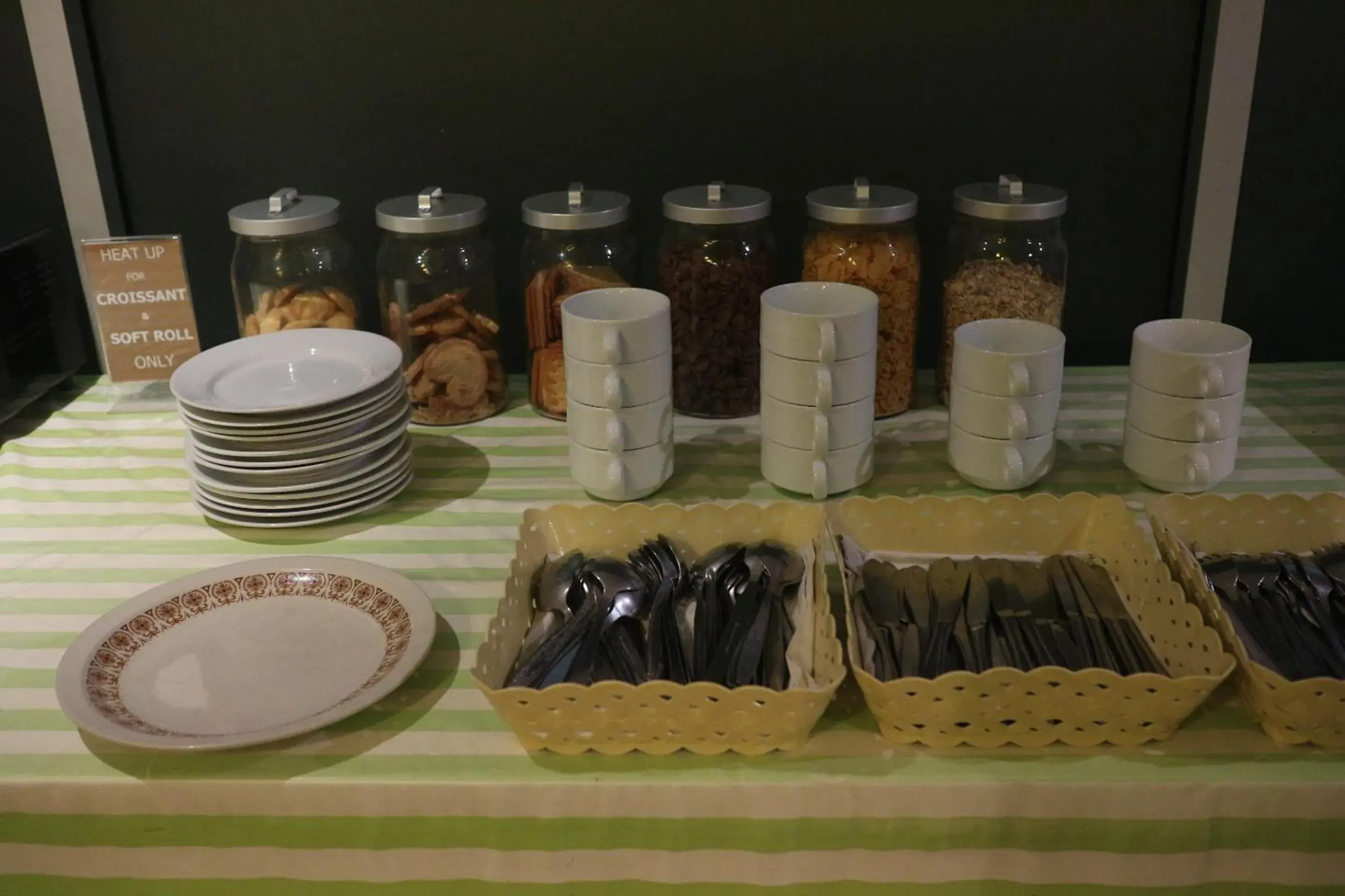 Restaurant/places to eat in L42 Hostel Suvarnabhumi Airport Restaurant/places to eat in L42 Hostel Suvarnabhumi Airport