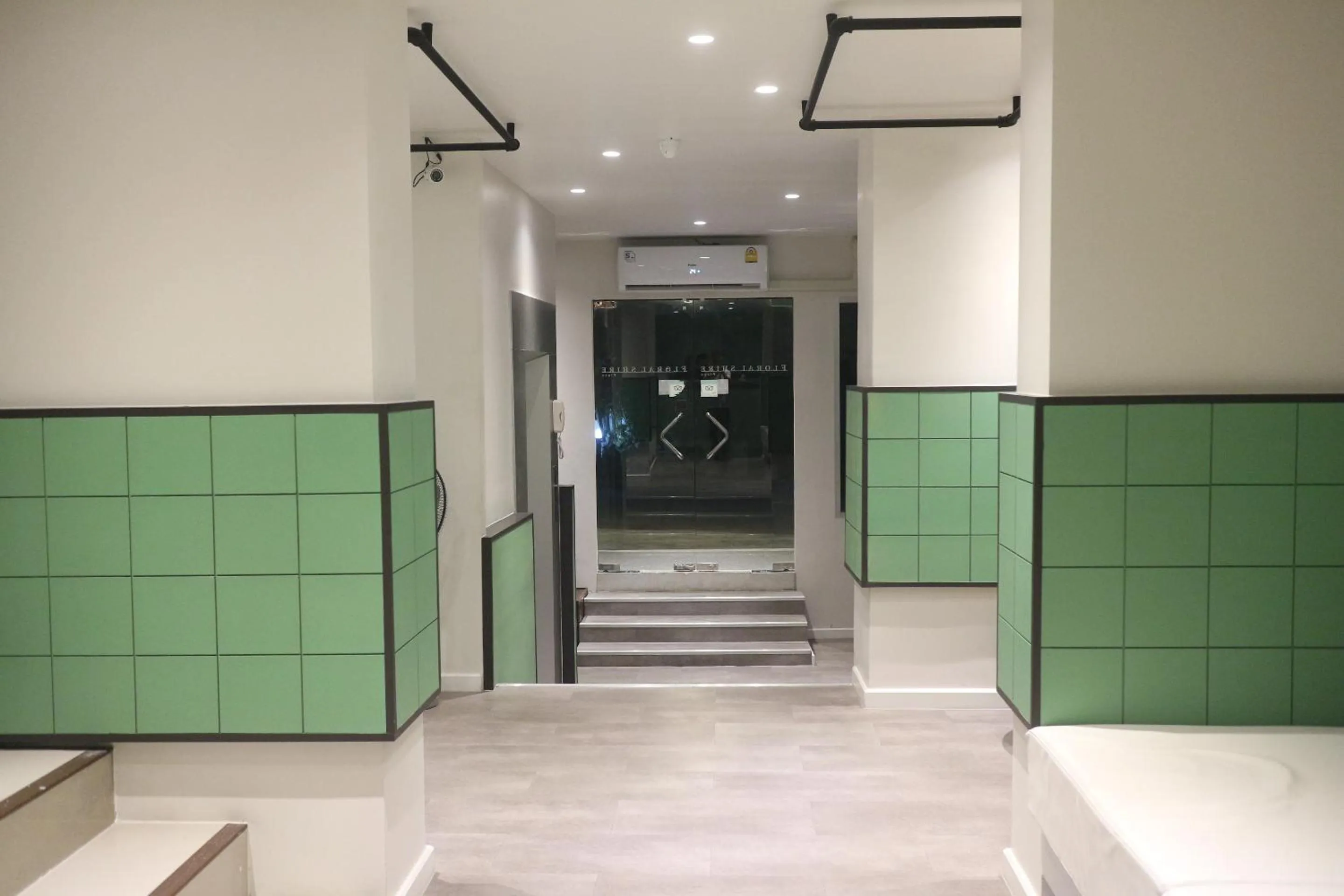 Lobby or reception in L42 Hostel Suvarnabhumi Airport