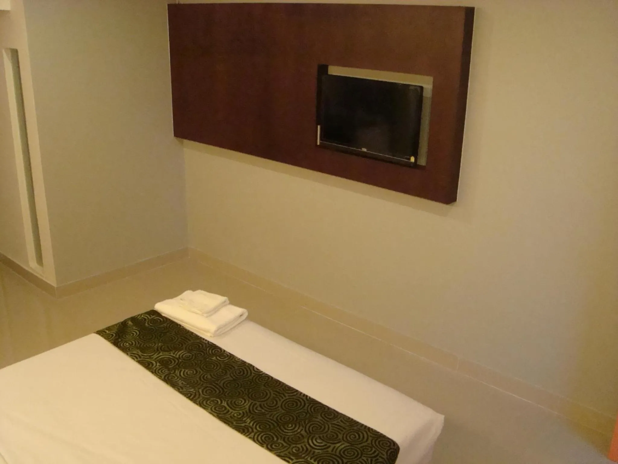Bedroom, Bed in L42 Hostel Suvarnabhumi Airport