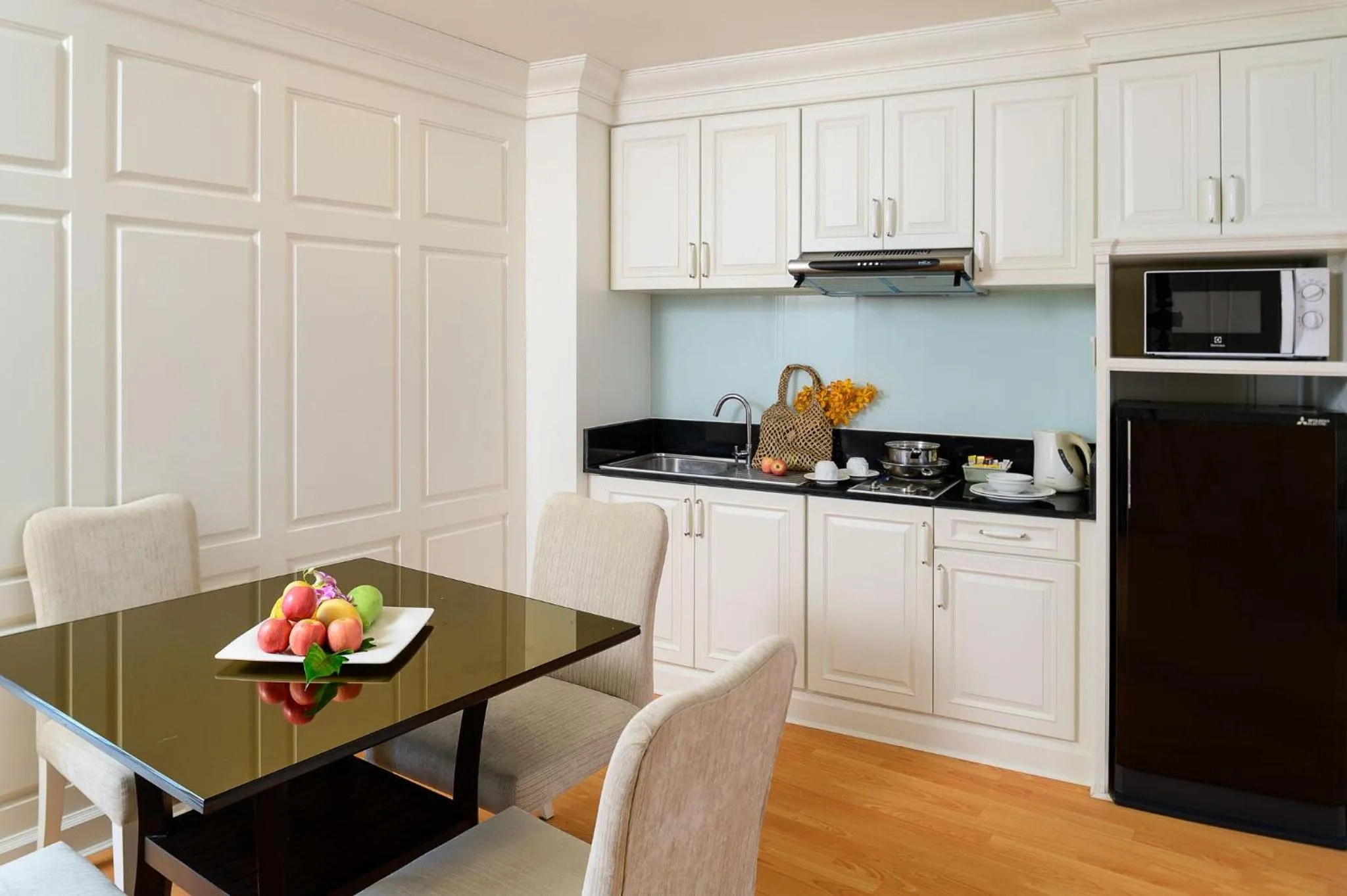 Kitchen or kitchenette, Kitchen/Kitchenette in Royal President Bangkok